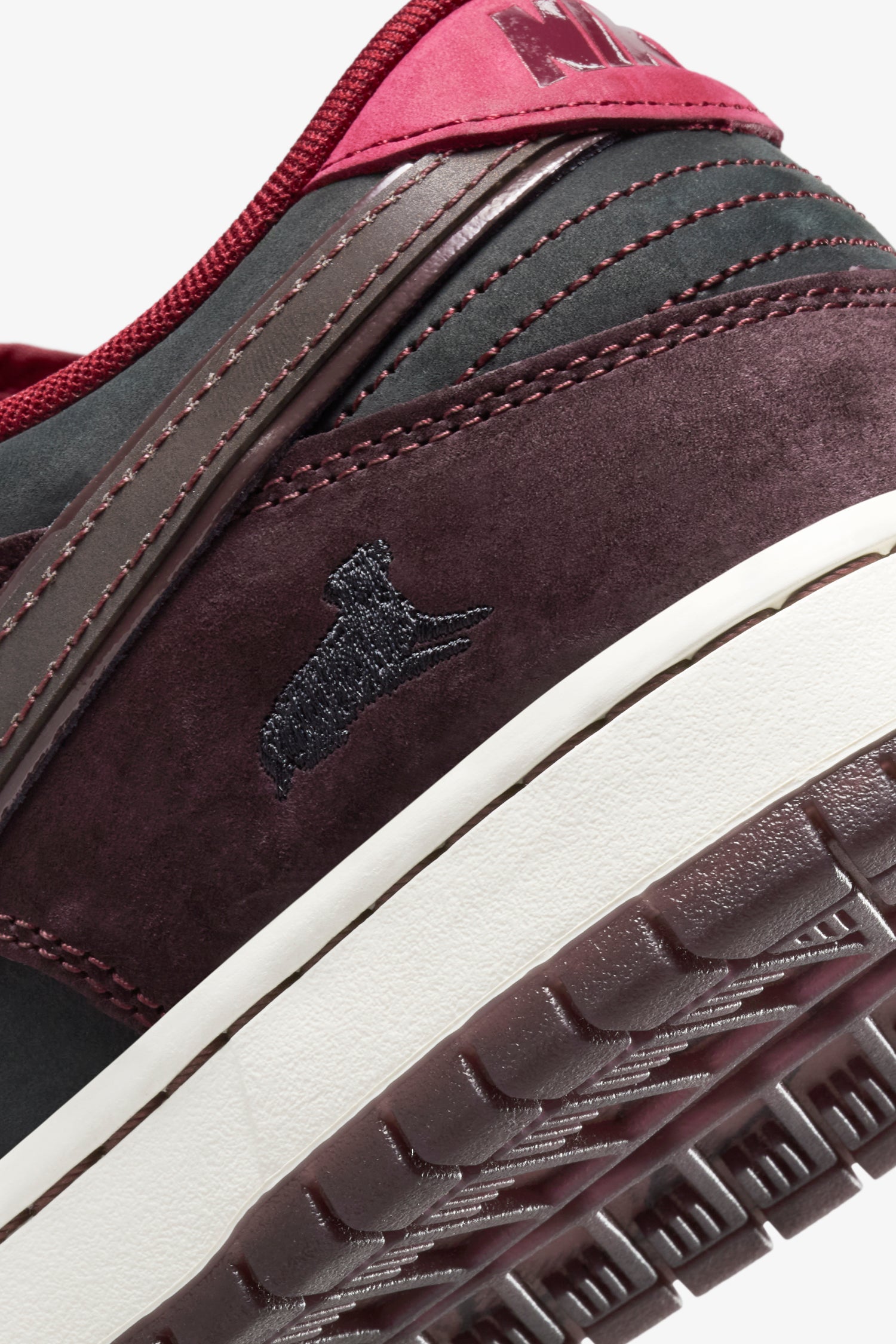 SB Dunk Low x RIOT Skateshop- Selectshop FRAME