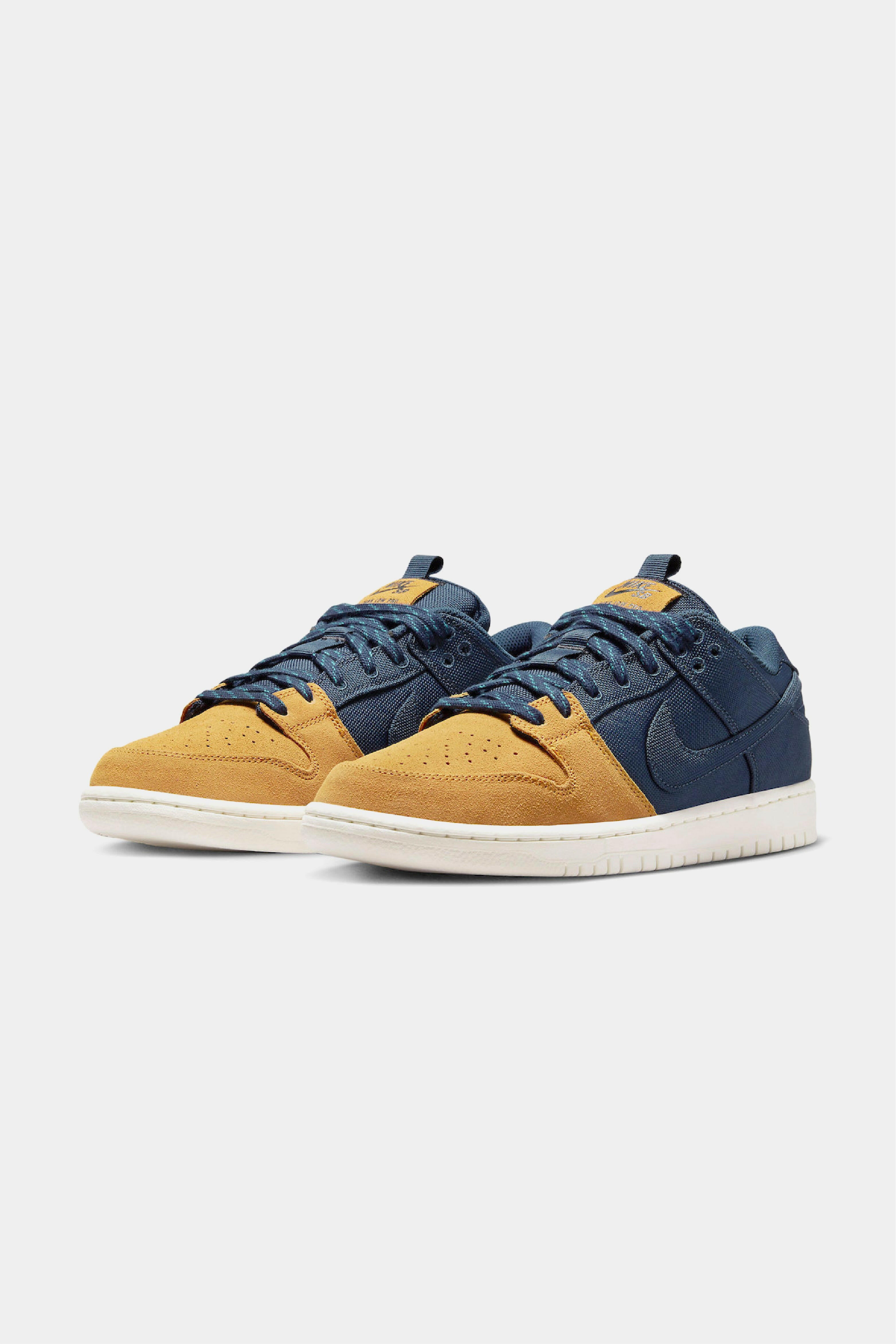 Selectshop FRAME - NIKE SB SB Dunk Low "Midnight Navy/Desert Ochre" Footwear Concept Store Dubai