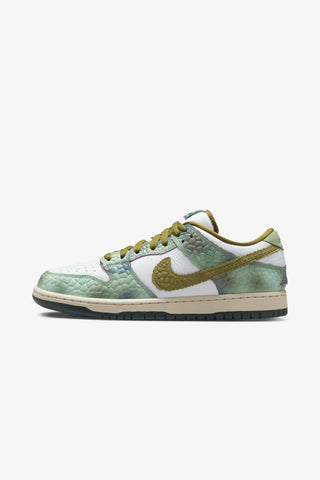 SB Dunk Low x Alexis Slabone "Chameleon"