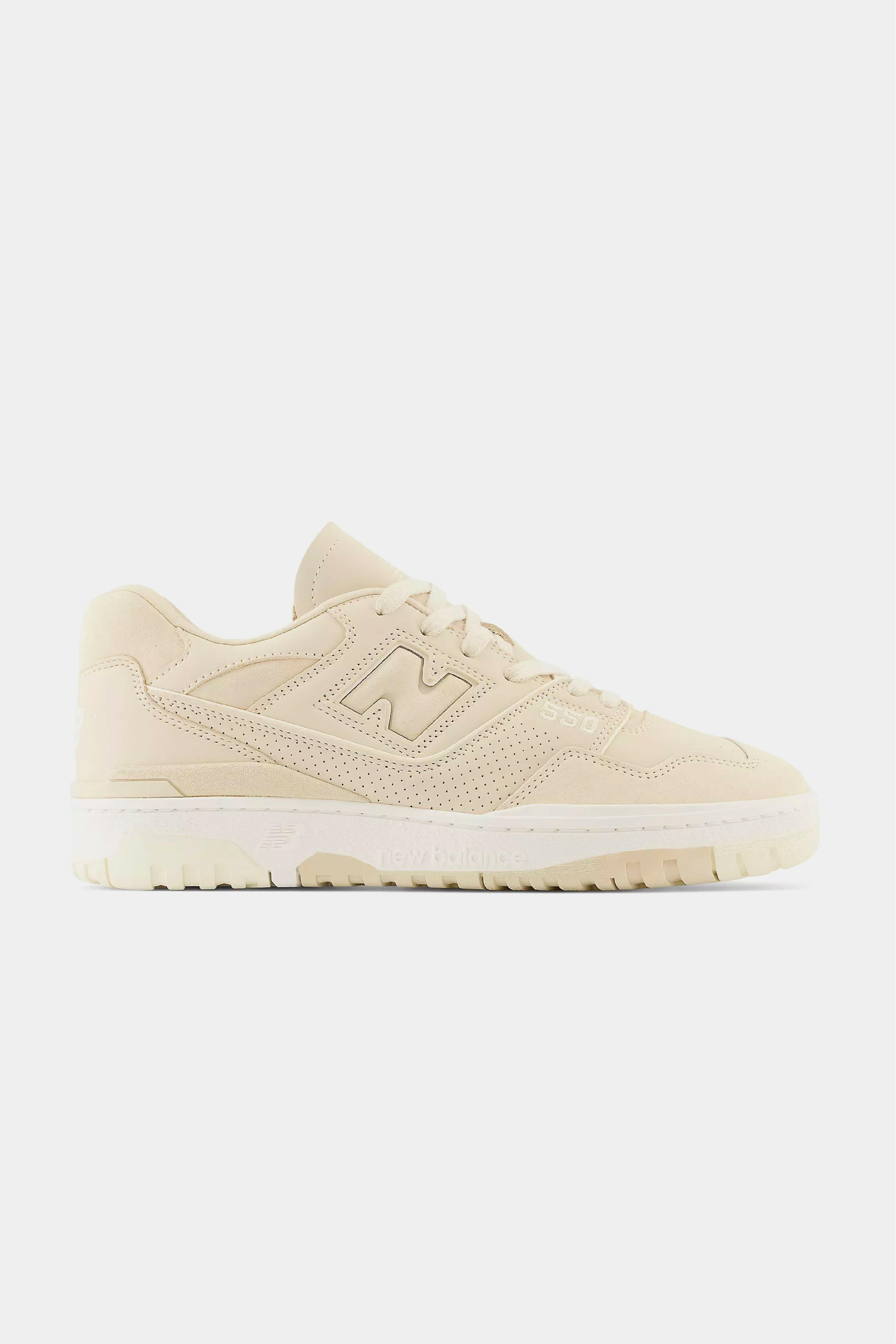 Selectshop FRAME - NEW BALANCE 550 "Light Milk Tea" Footwear Concept Store Dubai