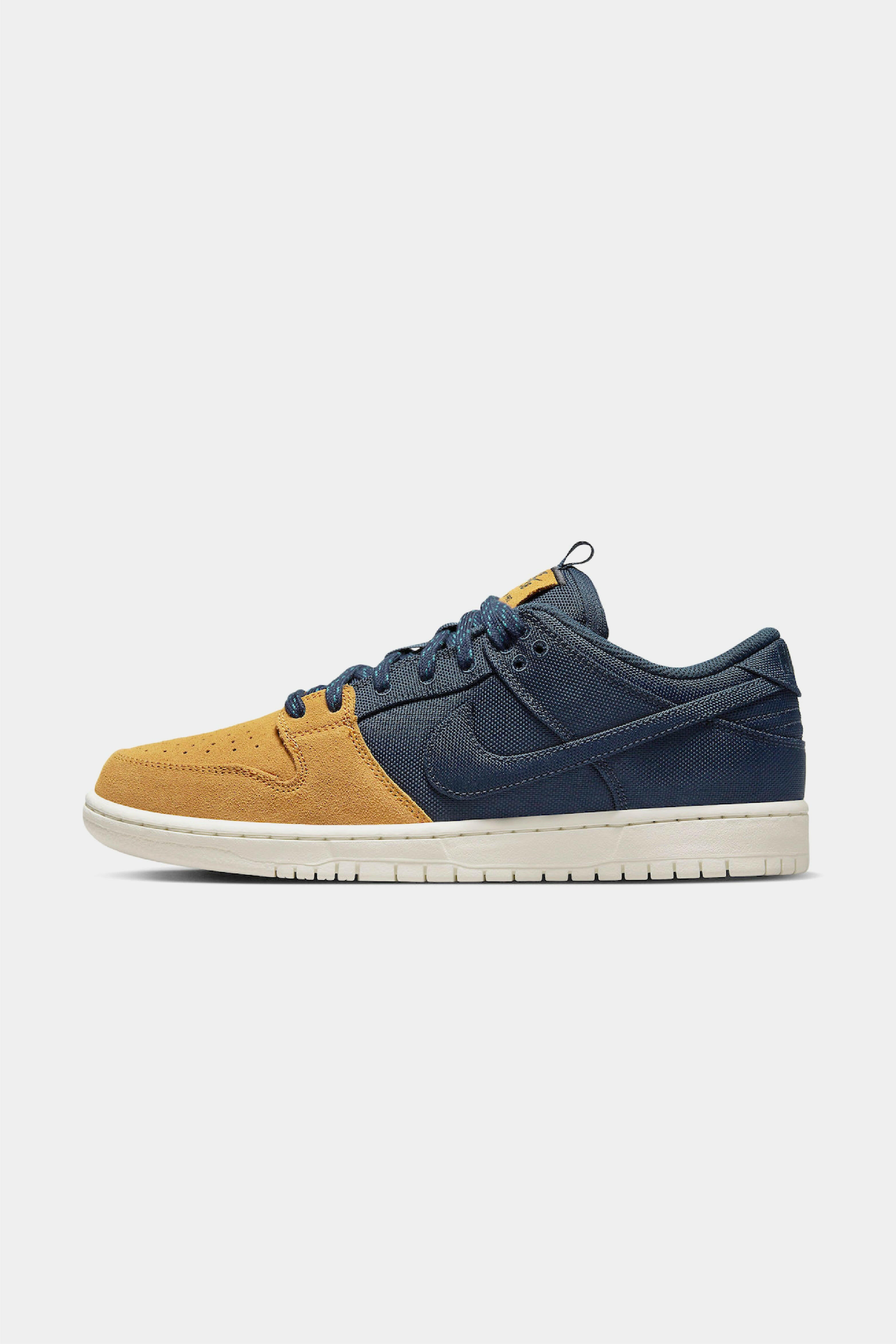 Selectshop FRAME - NIKE SB SB Dunk Low "Midnight Navy/Desert Ochre" Footwear Concept Store Dubai