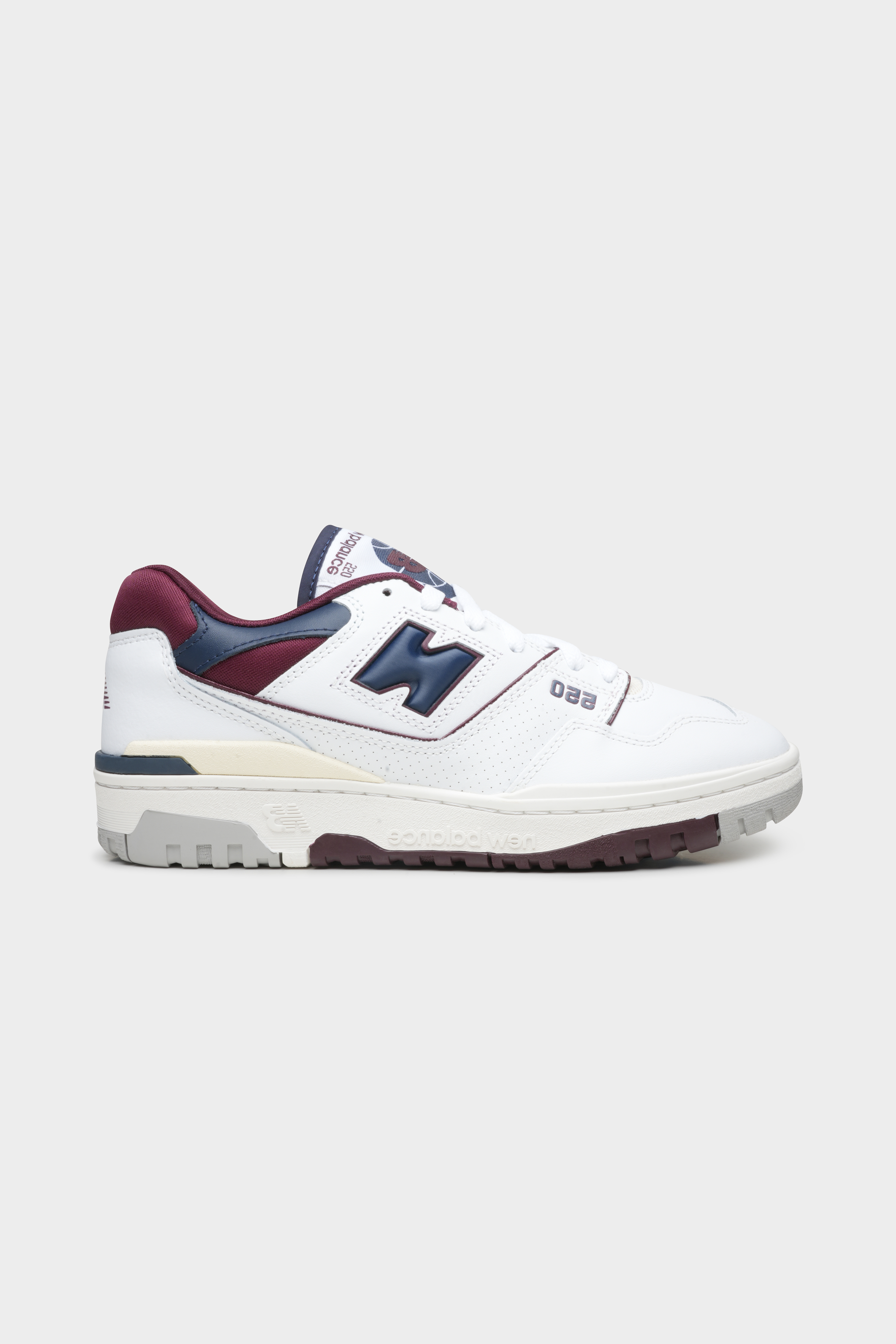 Selectshop FRAME - NEW BALANCE 550 "White Navy Burgundy" Footwear Concept Store Dubai