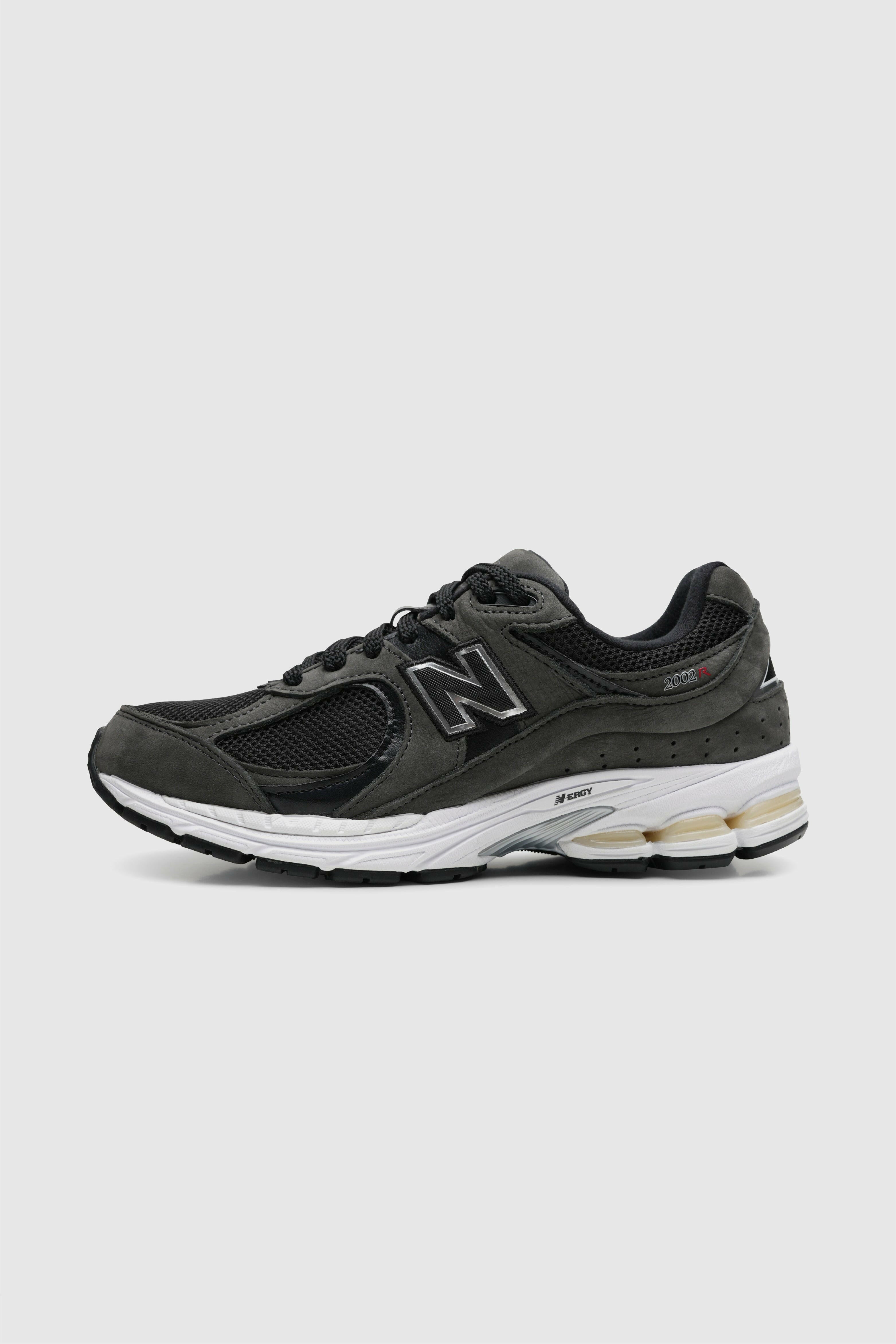 Selectshop FRAME - NEW BALANCE 2002R 2002R OG "الرمادي الداكن" متجر الأحذية "رمادي غامق" دبي