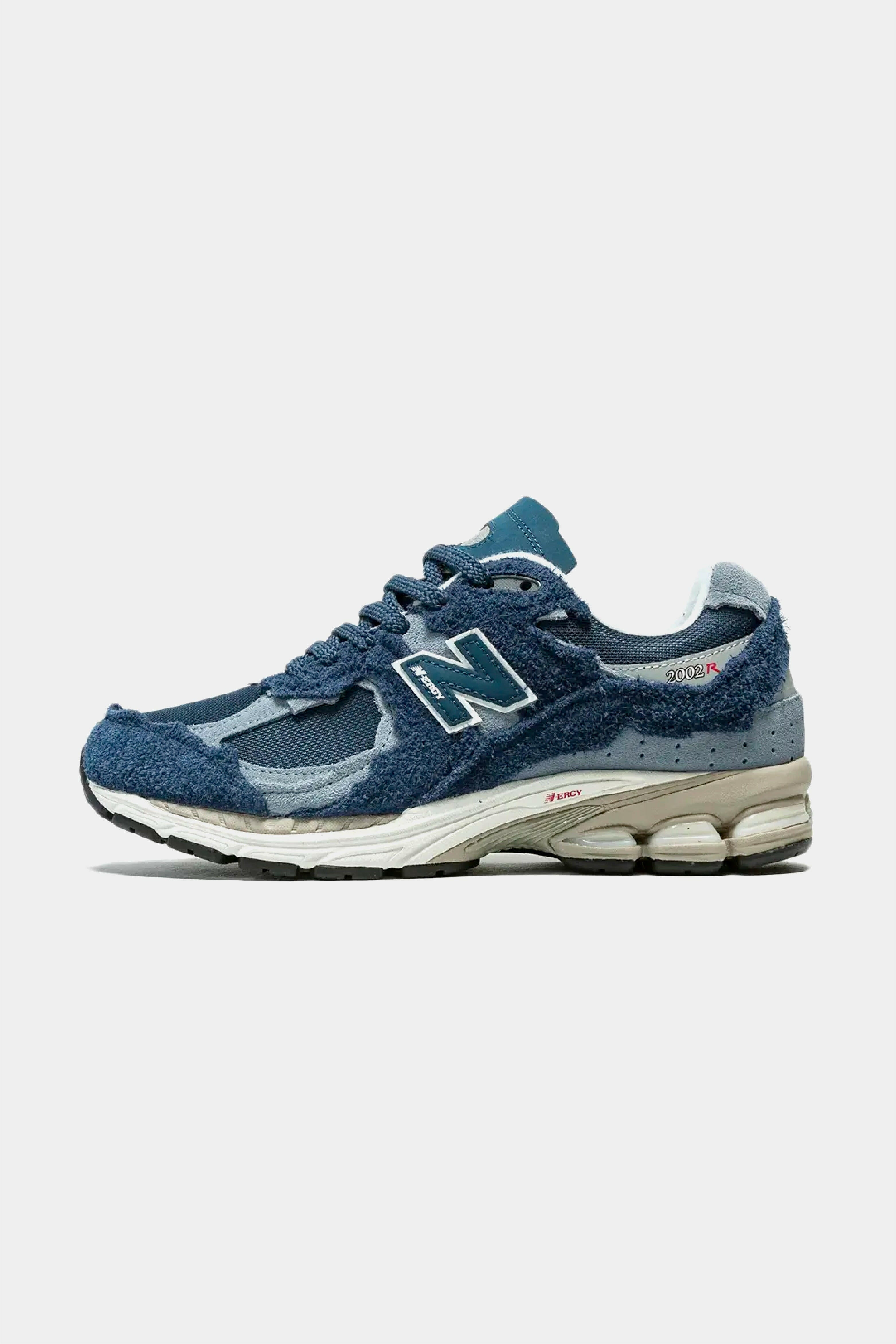 Selectshop FRAME - NEW BALANCE 2002R "حزمة الحماية 2002R "باقة الحماية باللون الرمادي الداكن" متجر الأحذية في دبي