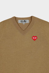 Selectshop FRAME - COMME DES GARCONS PLAY Comme des Garçons x Invader V Neck Sweats-Knits متجر مفهوم البلوزات x متجر إنفادر دبي