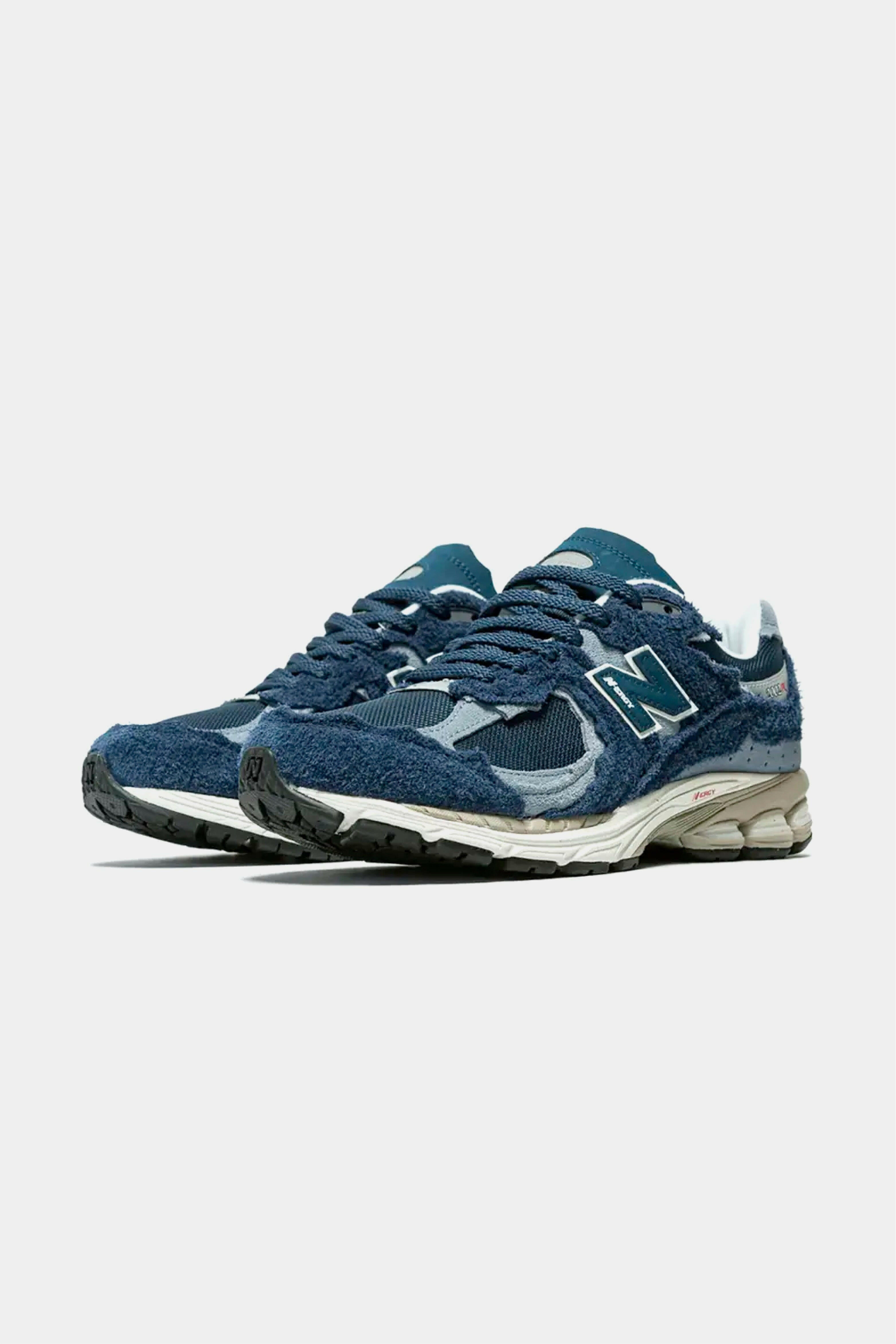 Selectshop FRAME - NEW BALANCE 2002R "حزمة الحماية 2002R "باقة الحماية باللون الرمادي الداكن" متجر الأحذية في دبي