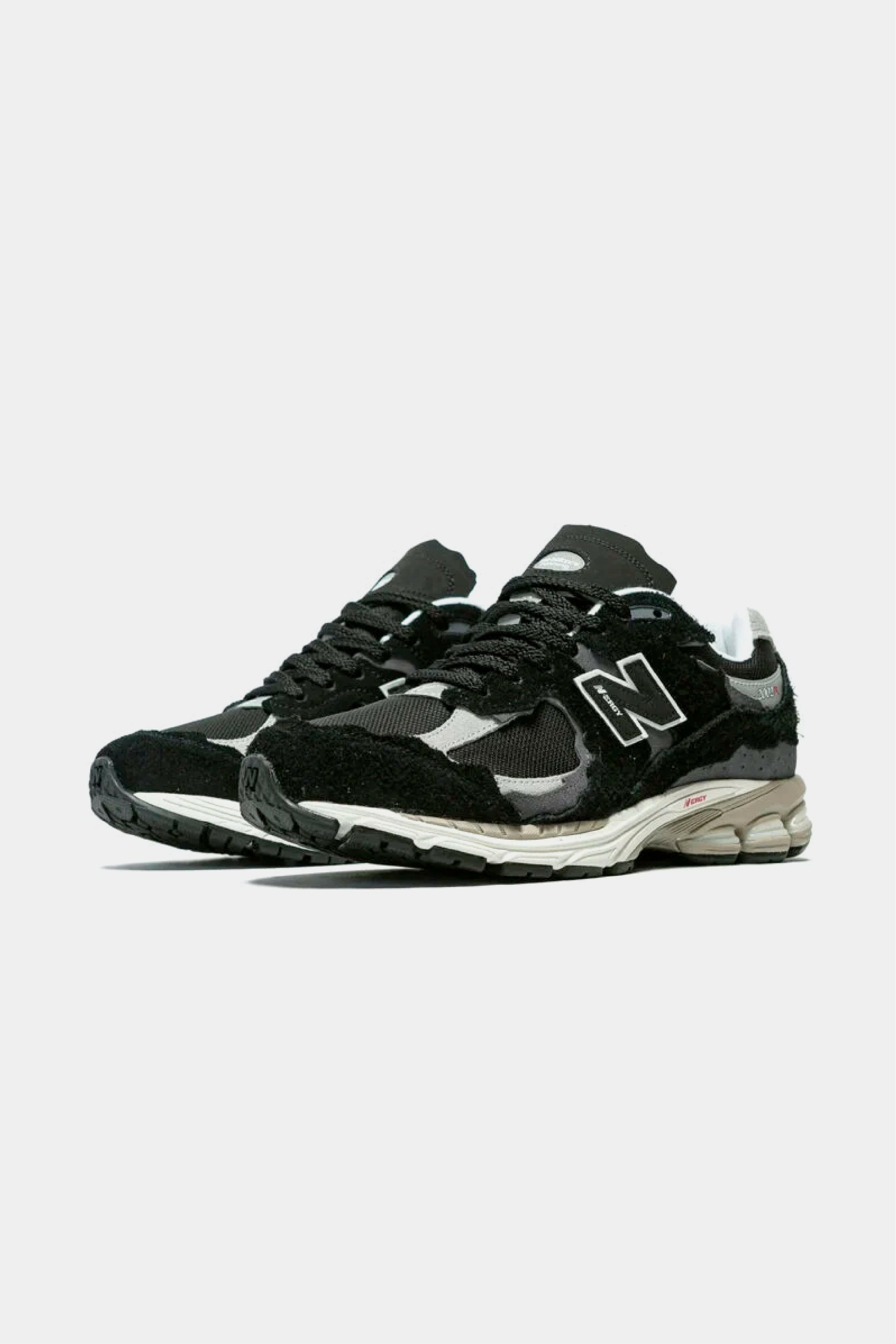 Selectshop FRAME - NEW BALANCE 2002R "حزمة الحماية 2002R "حزمة الحماية رمادي أسود" متجر الأحذية مفهوم المتجر دبي