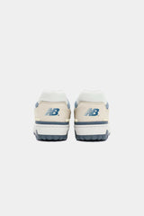 Selectshop FRAME - NEW BALANCE 550 "Vintage Indigo Beige" Footwear Concept Store Dubai