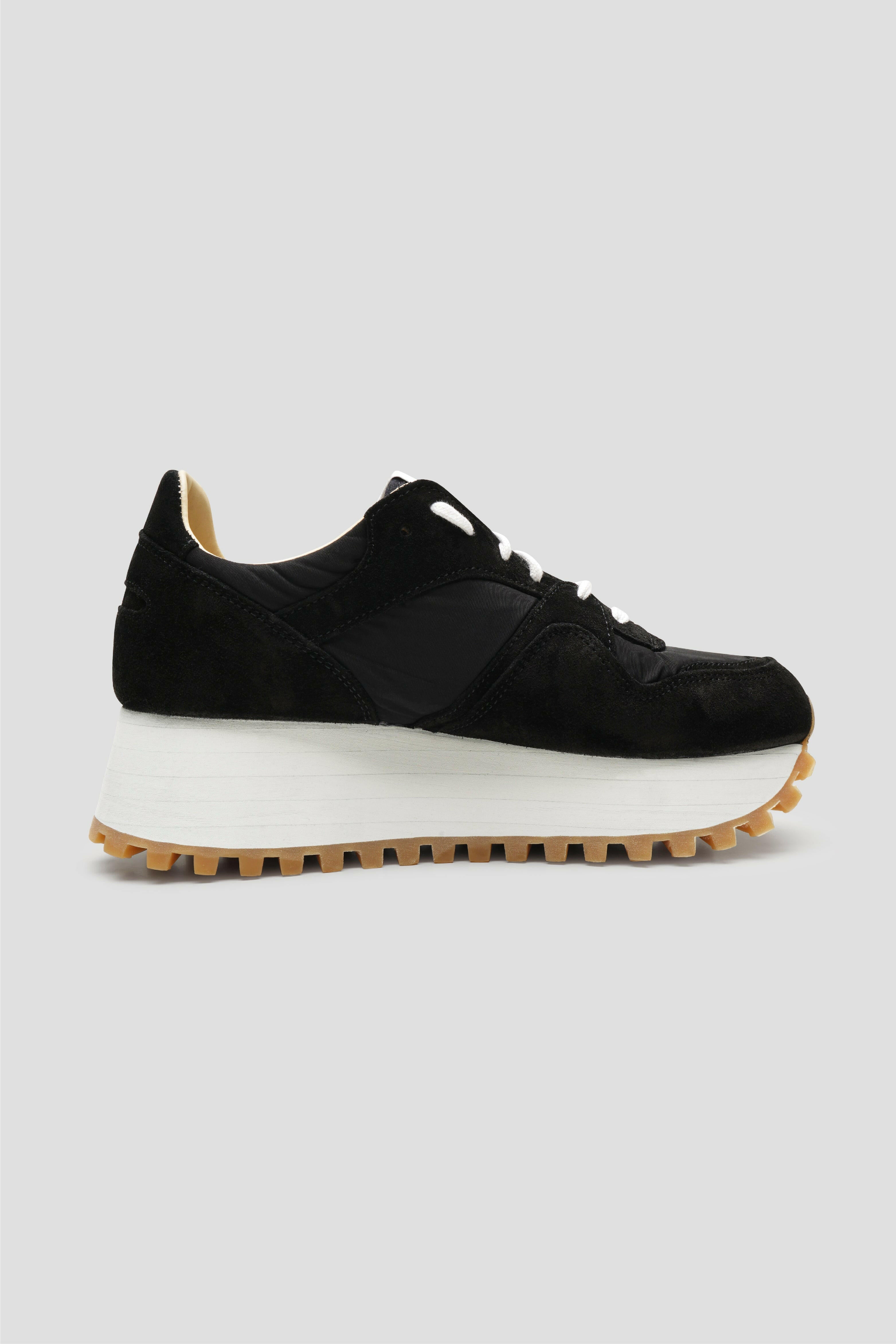 Selectshop FRAME - COMME DES GARÇONS COMME DES GARÇONS CDG CDG X Spalwart Sneakers Footwear Concept Store Dubai