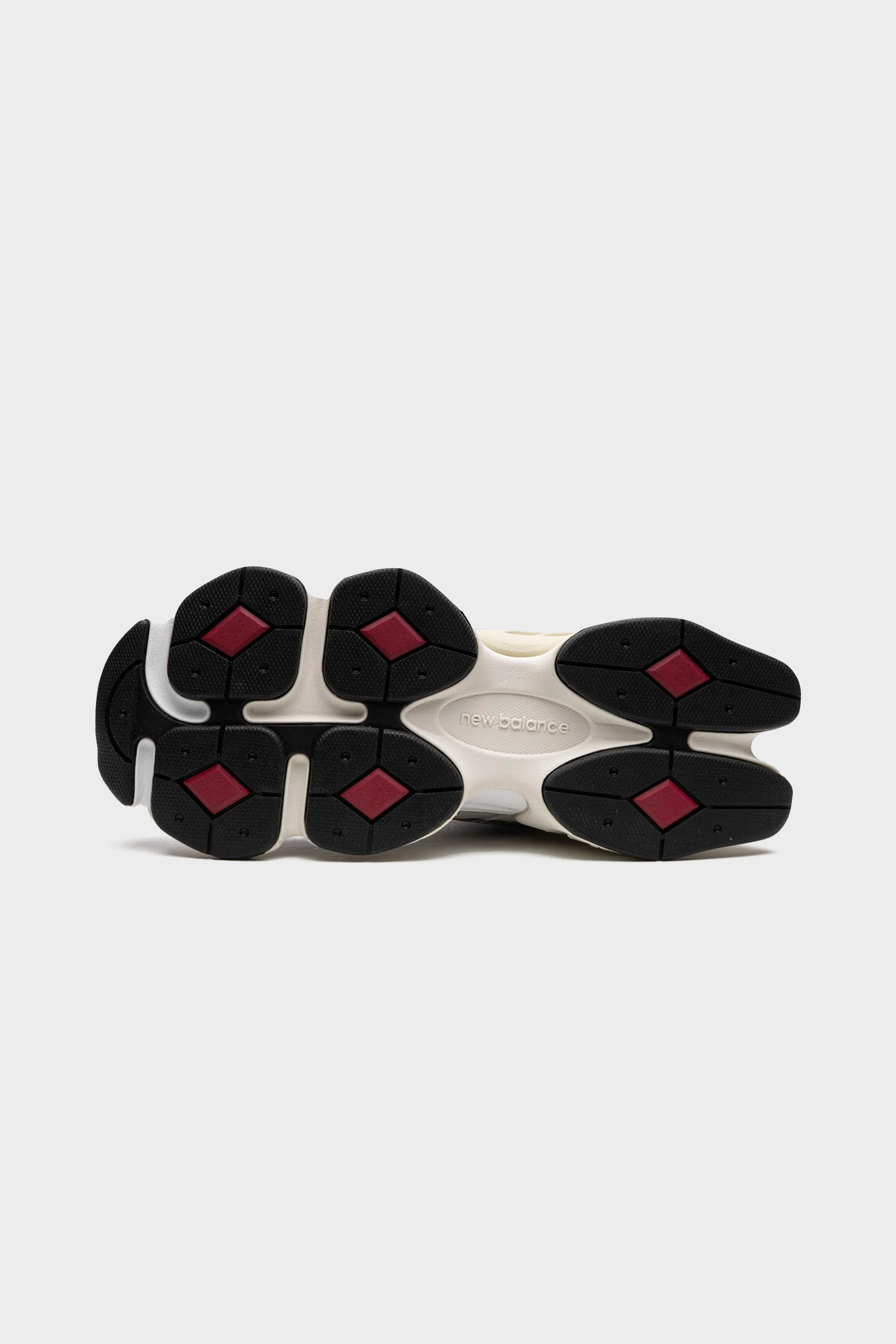 Selectshop FRAME - NEW BALANCE 9060 "Rain Cloud Grey" Footwear Concept Store Dubai
