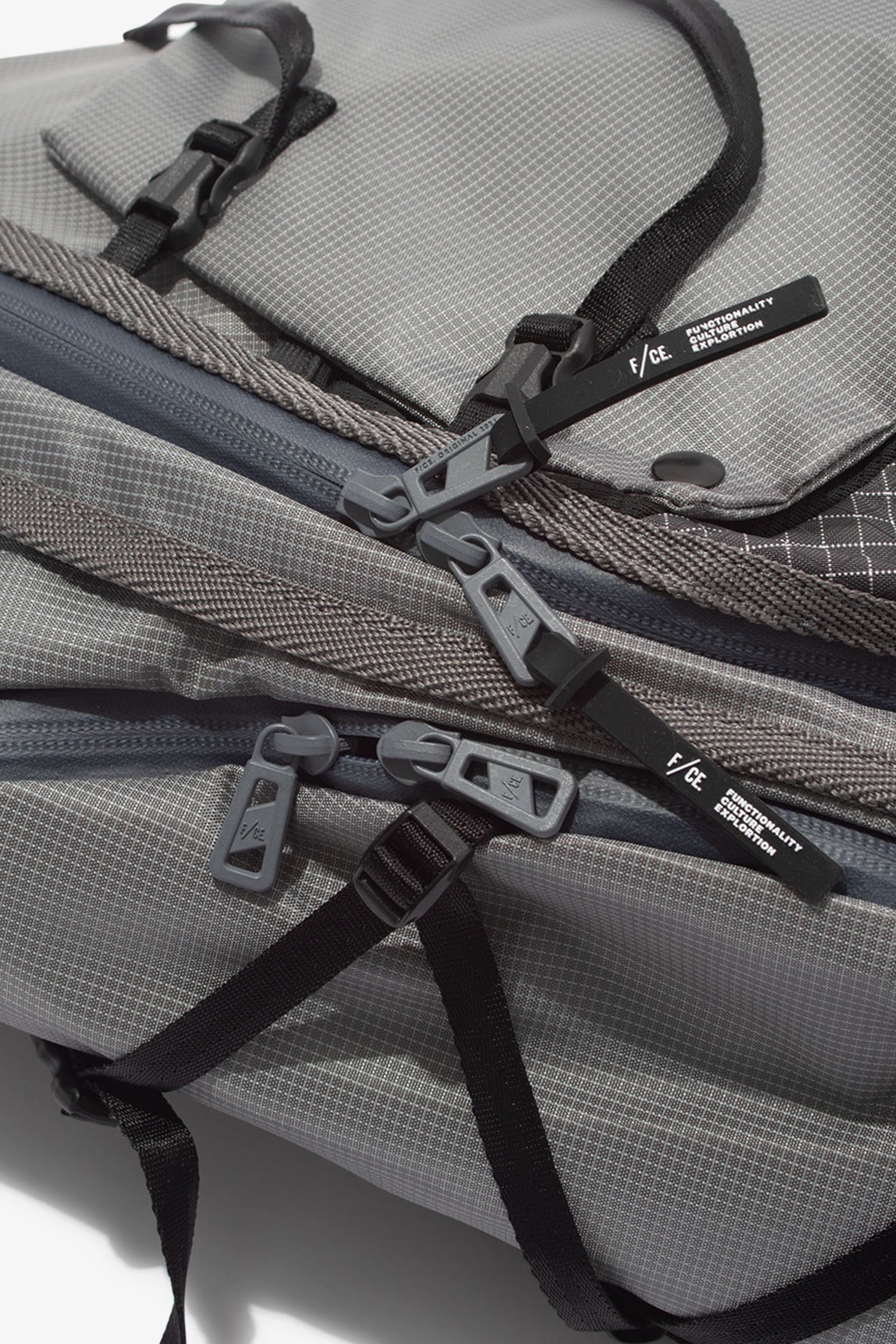 3 Points Slinger Bag- Selectshop FRAME