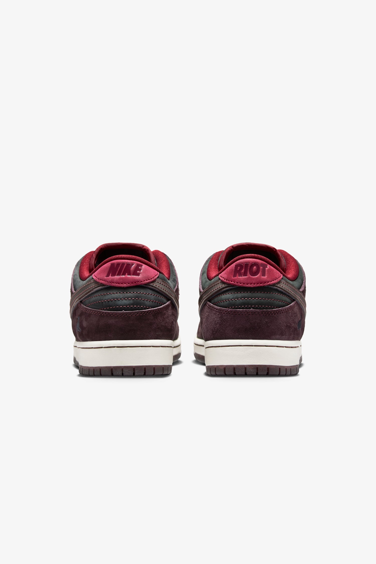 SB Dunk Low x RIOT Skateshop- Selectshop FRAME