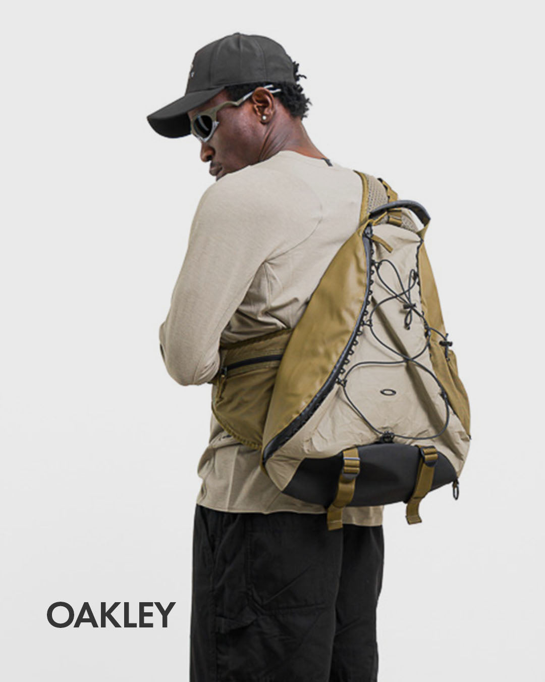 JOHN UNDERCOVER – FRAME