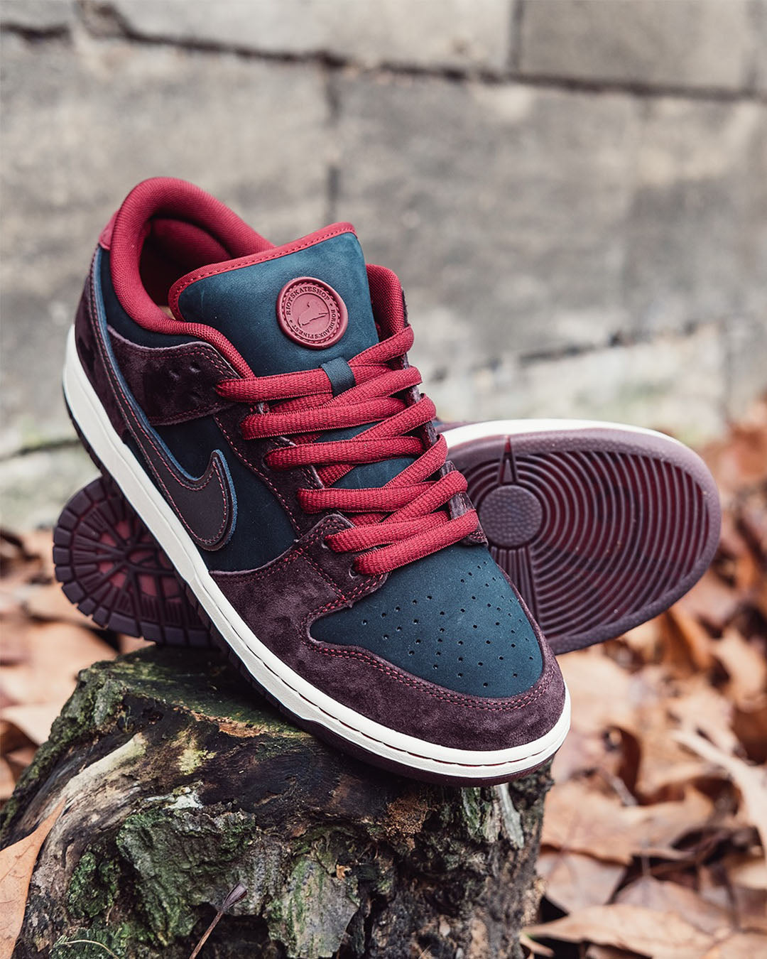 Nike SB X Grateful Dead Dunk Low – FRAME Nike SB X Grateful Dead Dunk Low – FRAME