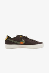 Selectshop FRAME - NIKE SB Blazer Court DVDL "Baroque Brown" footwear Dubai