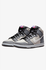 Selectshop FRAME - NIKE SB Nike SB Dunk High “Medium Grey” Footwear Dubai
