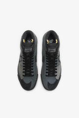 Selectshop FRAME - NIKE SB Zoom Blazer Mid Edge "Hack Pack" Footwear Dubai