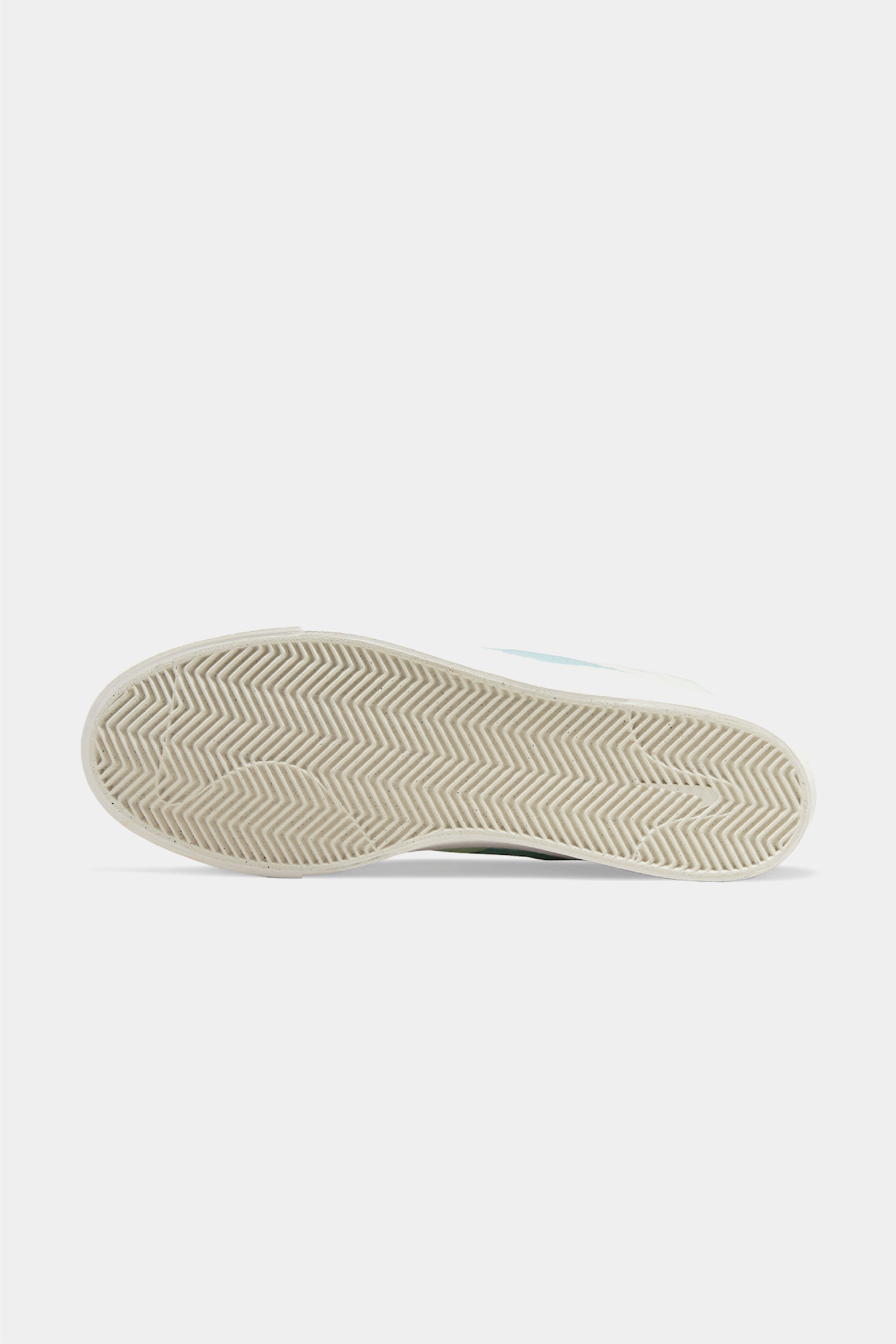 Selectshop FRAME - NIKE SB Nike SB Blazer Court Mid Premium "Barely Green" Footwear Dubai