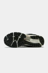 Selectshop FRAME - NEW BALANCE 2002R "Protection Pack Black Grey" Footwear Concept Store Dubai