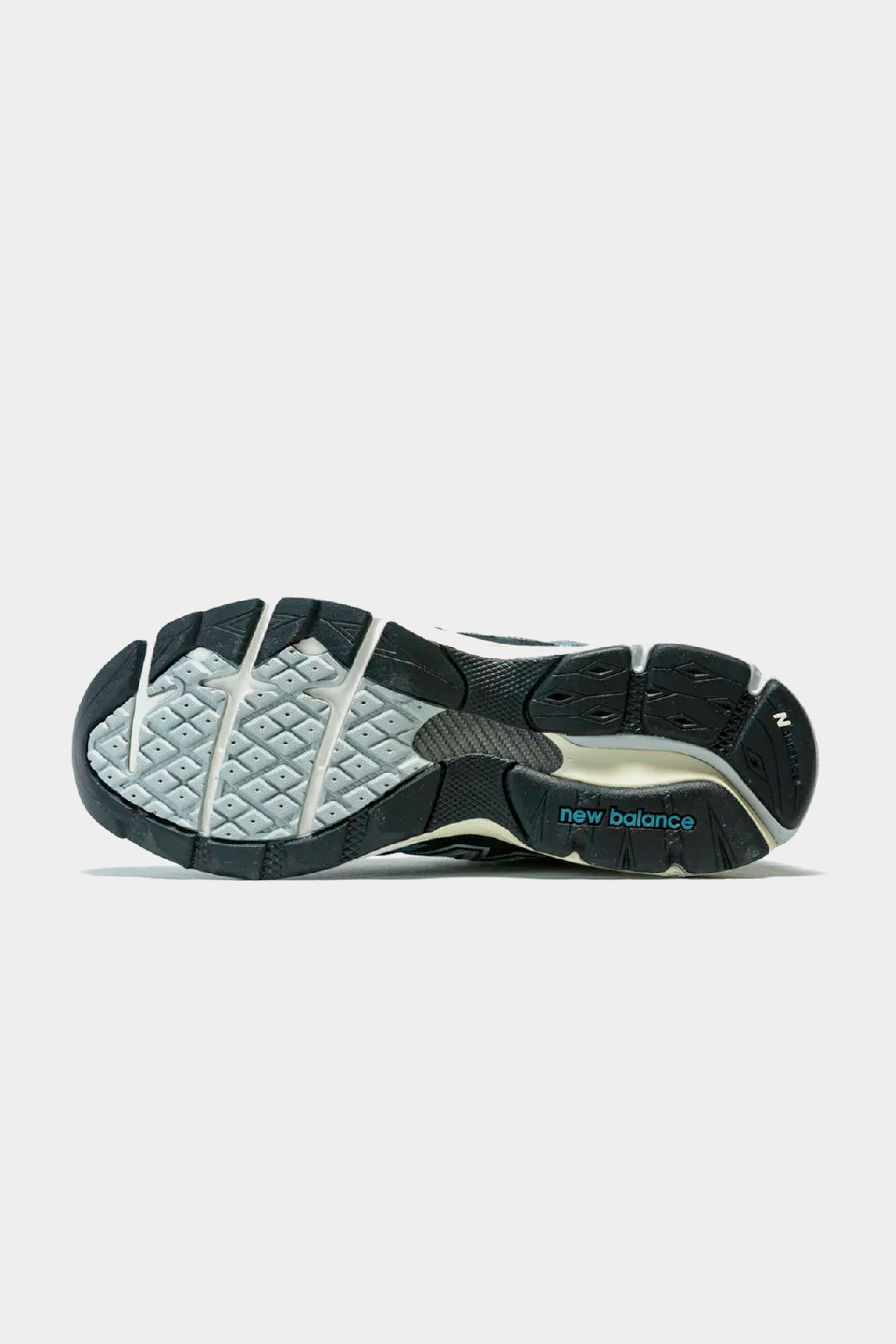 Selectshop FRAME - NEW BALANCE 990v3 Made In USA "Teddy Santis Navy Castlerock" Footwear Concept Store Dubai