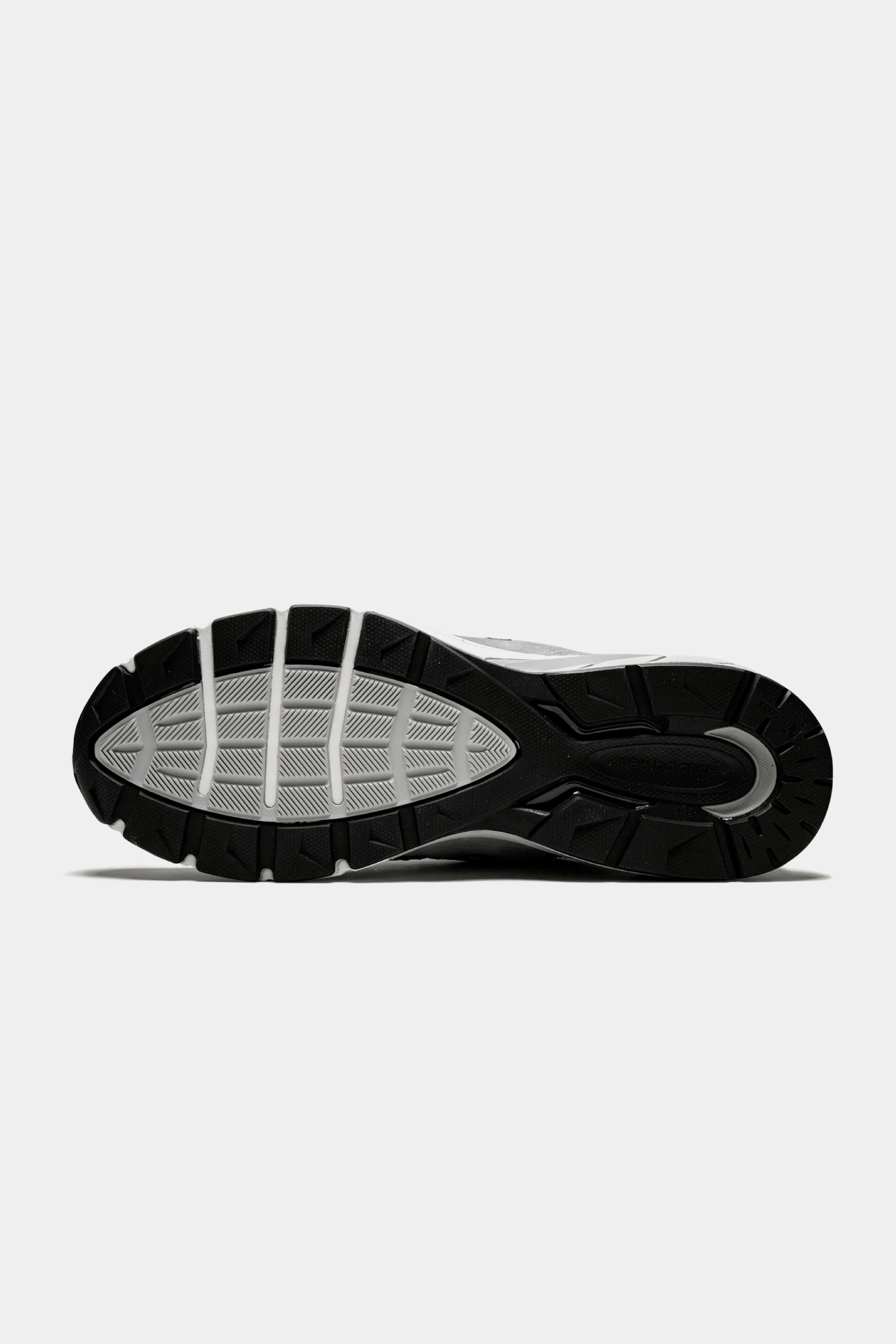 Selectshop FRAME - NEW BALANCE 990v5 "Grey" Footwear Concept Store Dubai