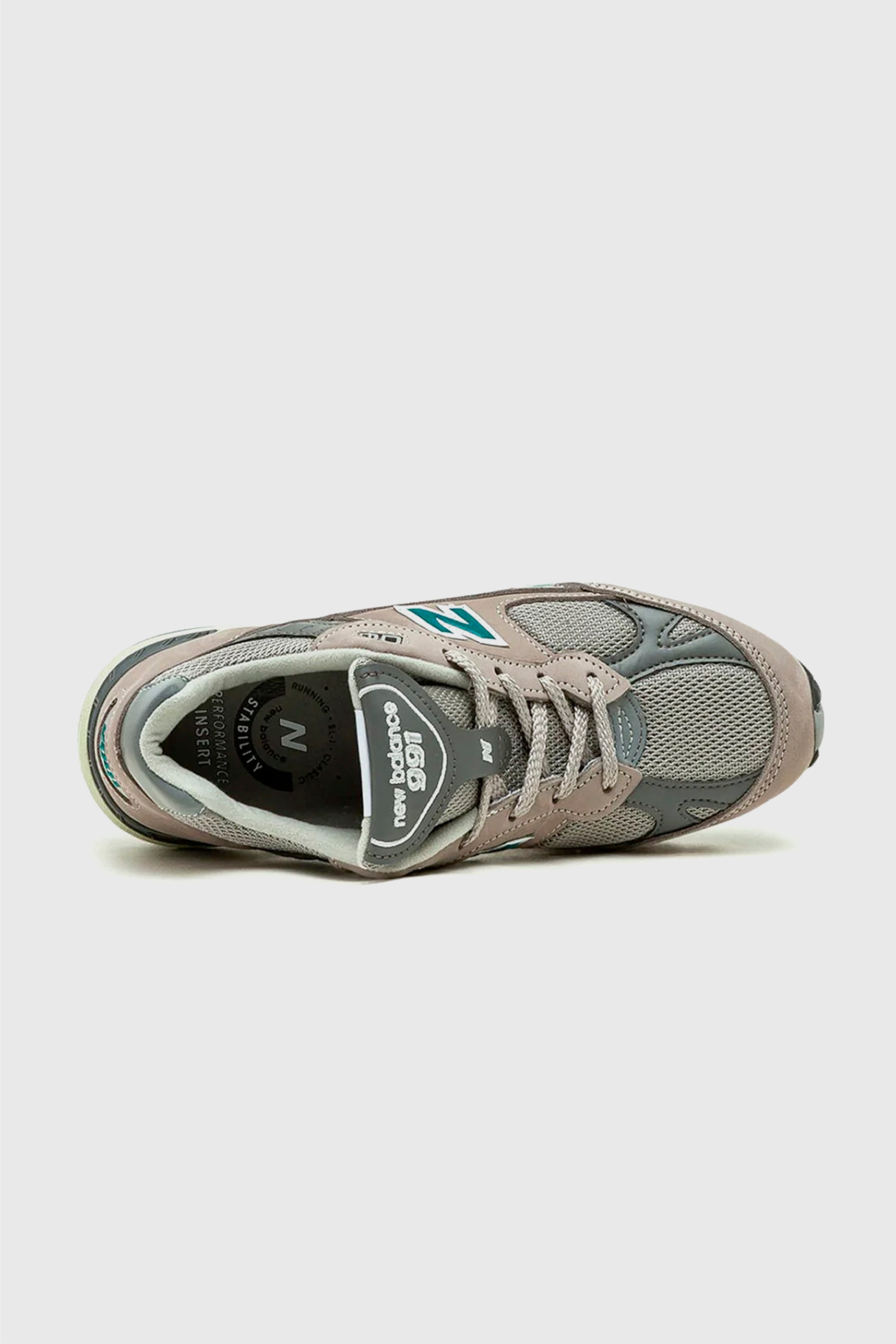 Selectshop FRAME - NEW BALANCE 991 Made in England "Green And Grey" Footwear Concept Store Dubai