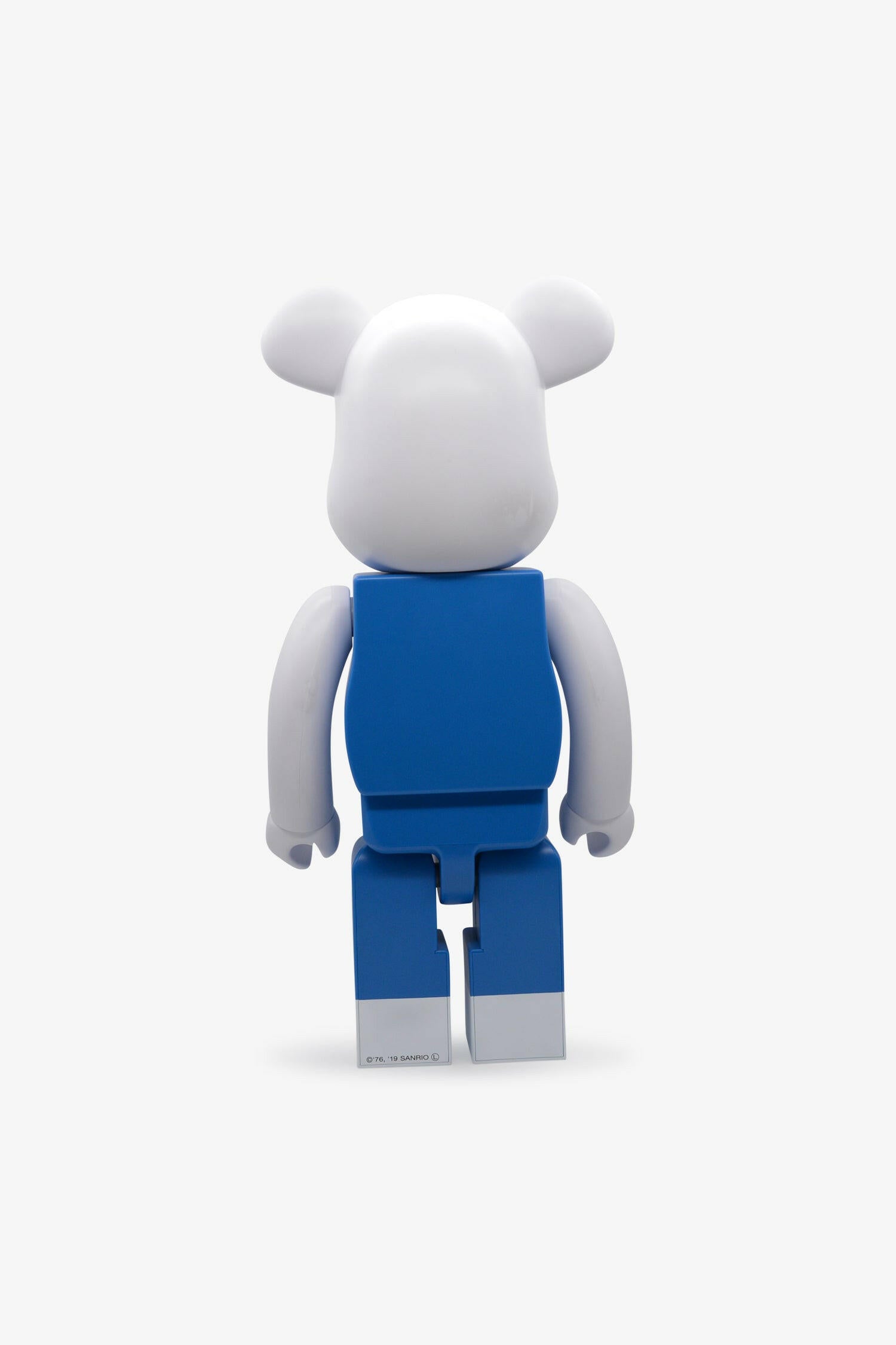 Selectshop FRAME -MEDICOM TOY ハローキティ ジェネレーション 70's Be@rbrick 1000% Toys Dubai