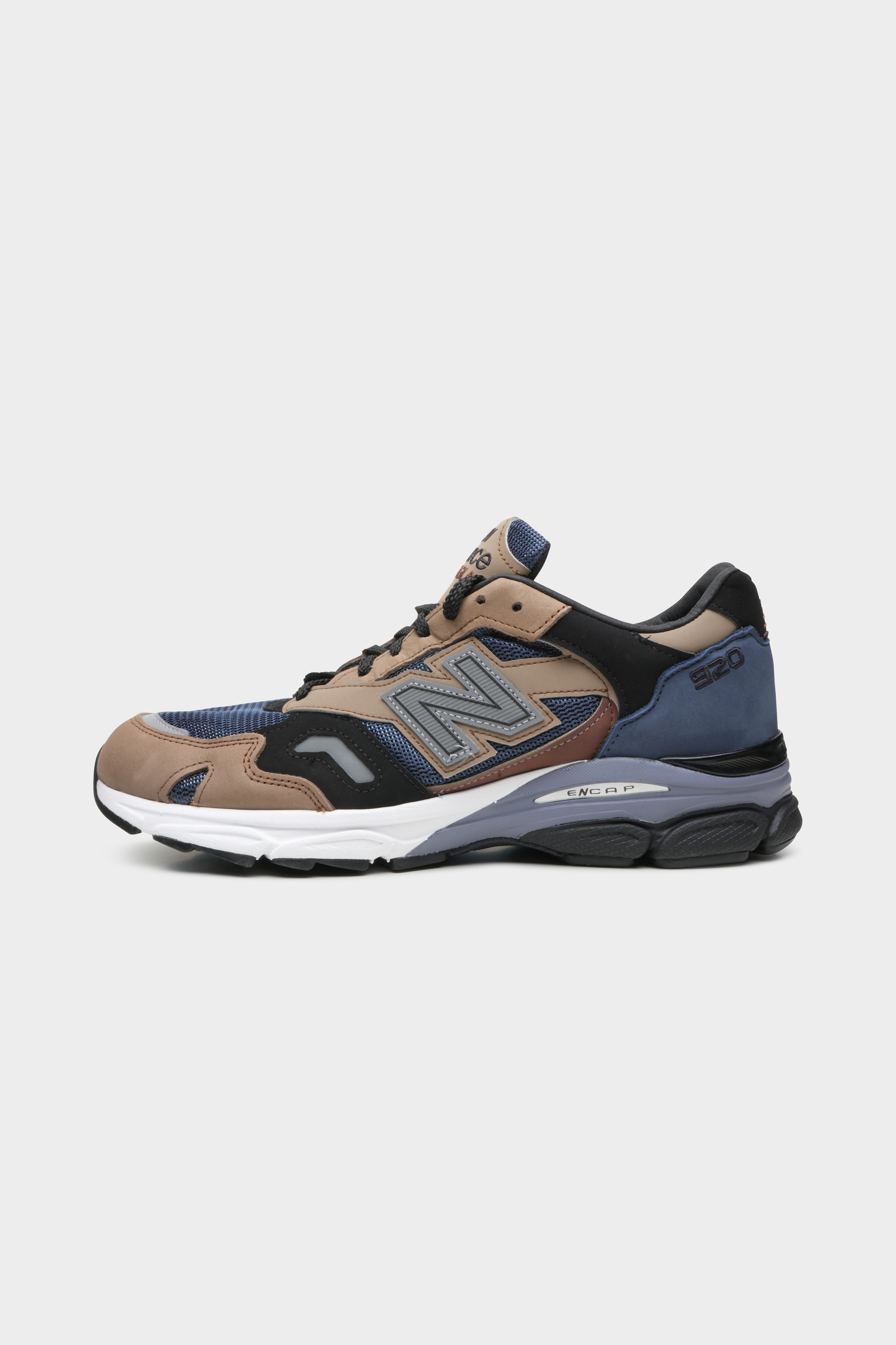 Selectshop FRAME - NEW BALANCE M920INV "Made in UK Brown Navy" Footwear Concept Store Dubai