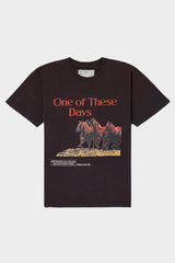 Selectshop FRAME -ONE OF THESE DAYS 野生の馬 Tシャツ Tシャツ コンセプト ストア ドバイ