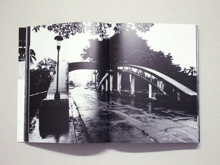 Selectshop FRAME - FRAME BOOK DAIDO MORIYAMA, Hawaii Book Dubai