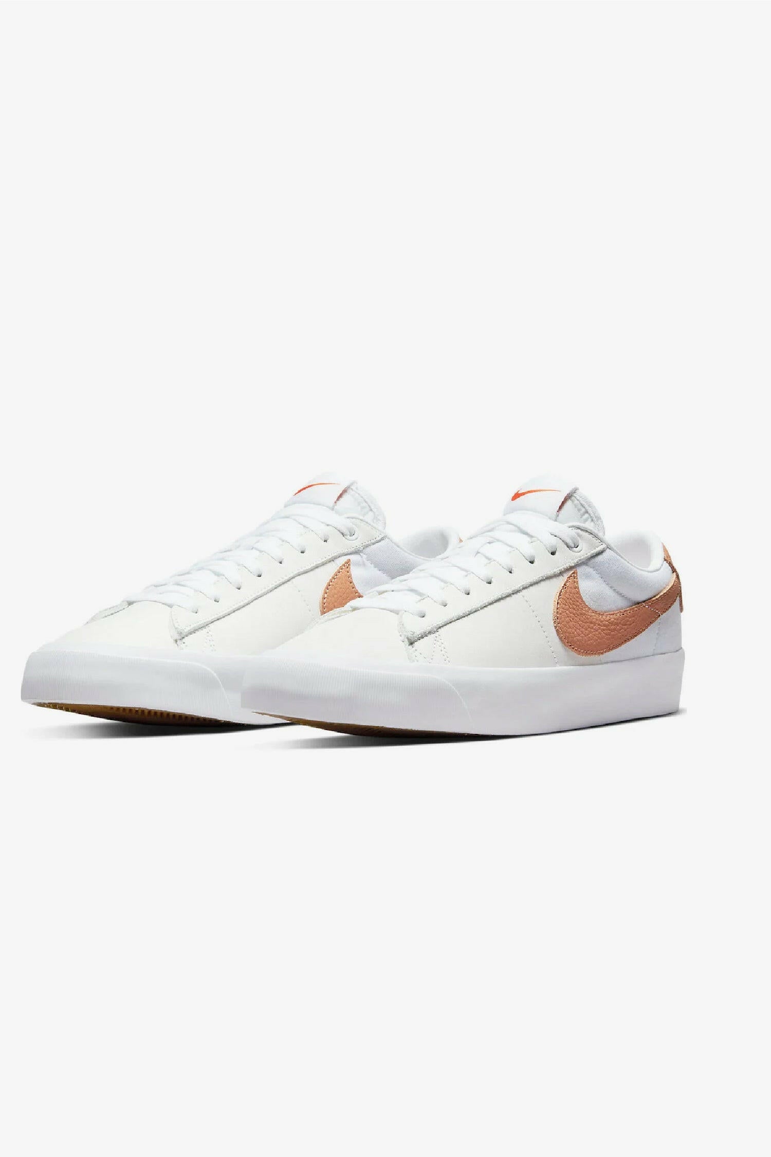 Selectshop FRAME -NIKE SB Nike SB  Blazer Low "Light Cognac" Footwear Dubai