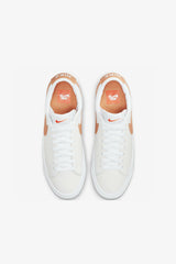 Selectshop FRAME -NIKE SB Nike SB  Blazer Low "Light Cognac" Footwear Dubai