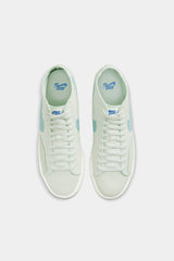 Selectshop FRAME -NIKE SB Nike SB  Blazer Court Mid Premium "Barely Green" Footwear Dubai