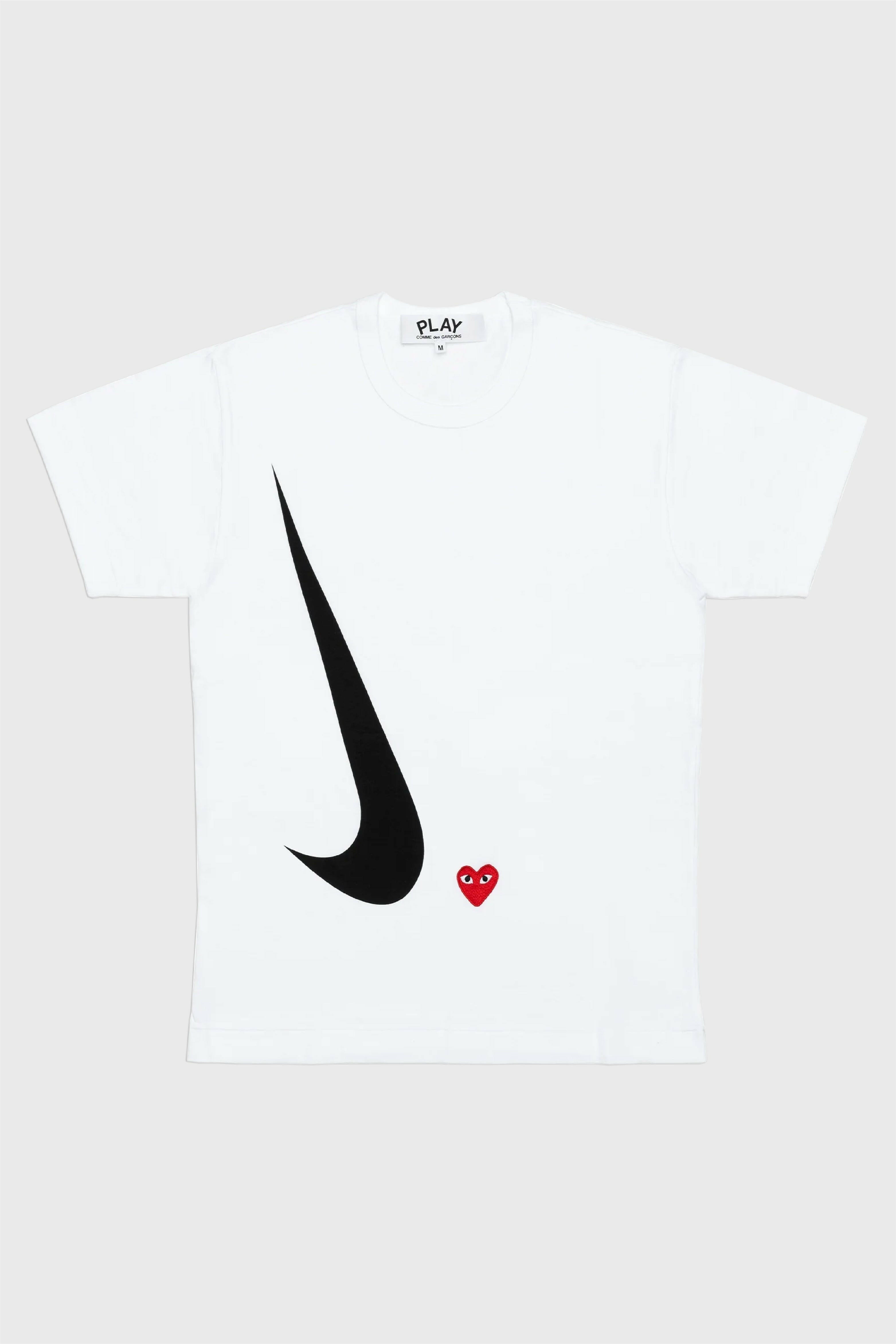 Selectshop FRAME -COMME DES GARCONS PLAY CdG PLAY X Nike Tシャツ Tシャツ コンセプトストア ドバイ