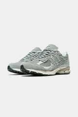 Selectshop FRAME -NEW BALANCE 2002R "Protection Pack Grey" フットウェア・コンセプトストア・ドバイ