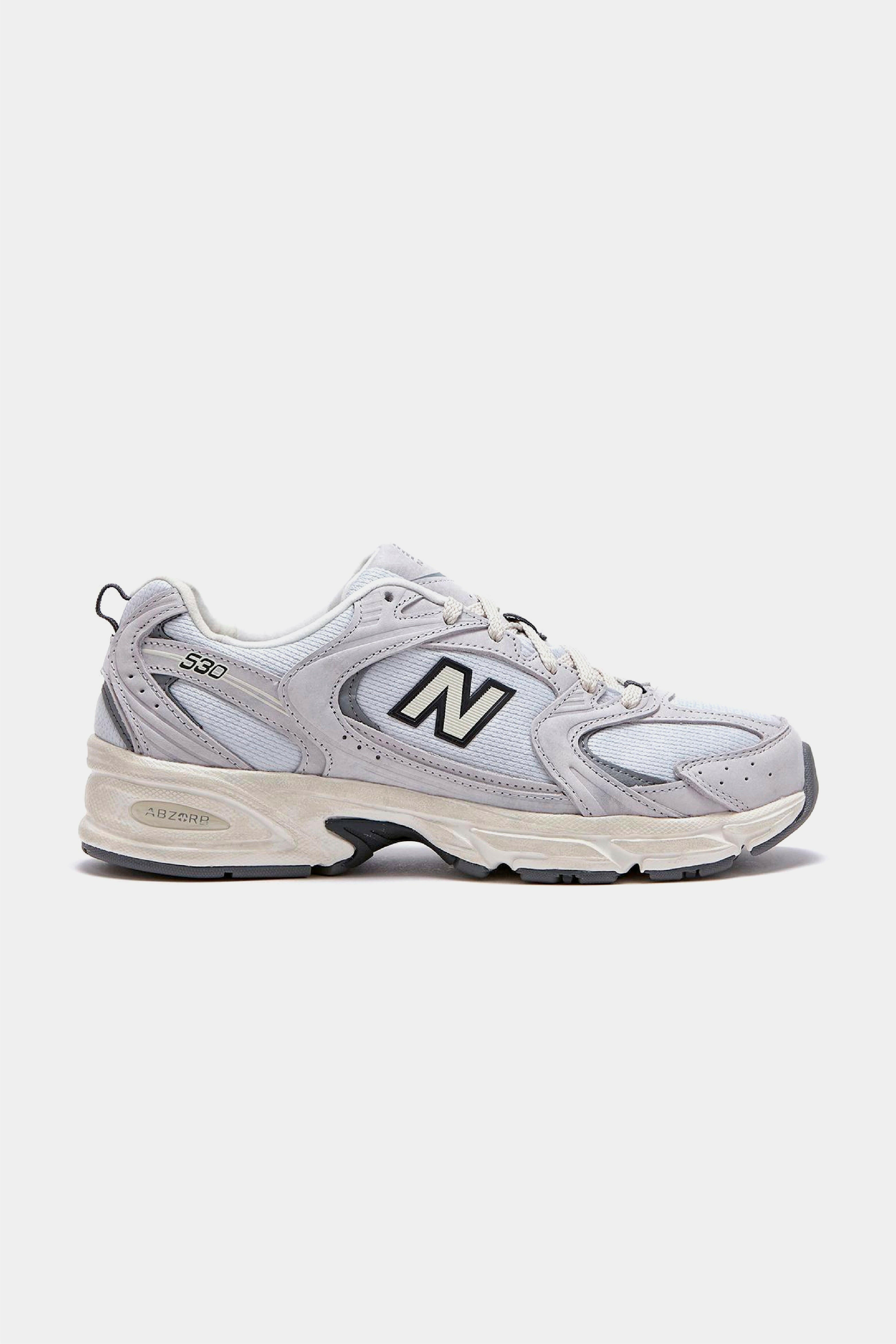 Selectshop FRAME - NEW BALANCE 530 "라이트 그레이" 신발 컨셉 스토어 두바이