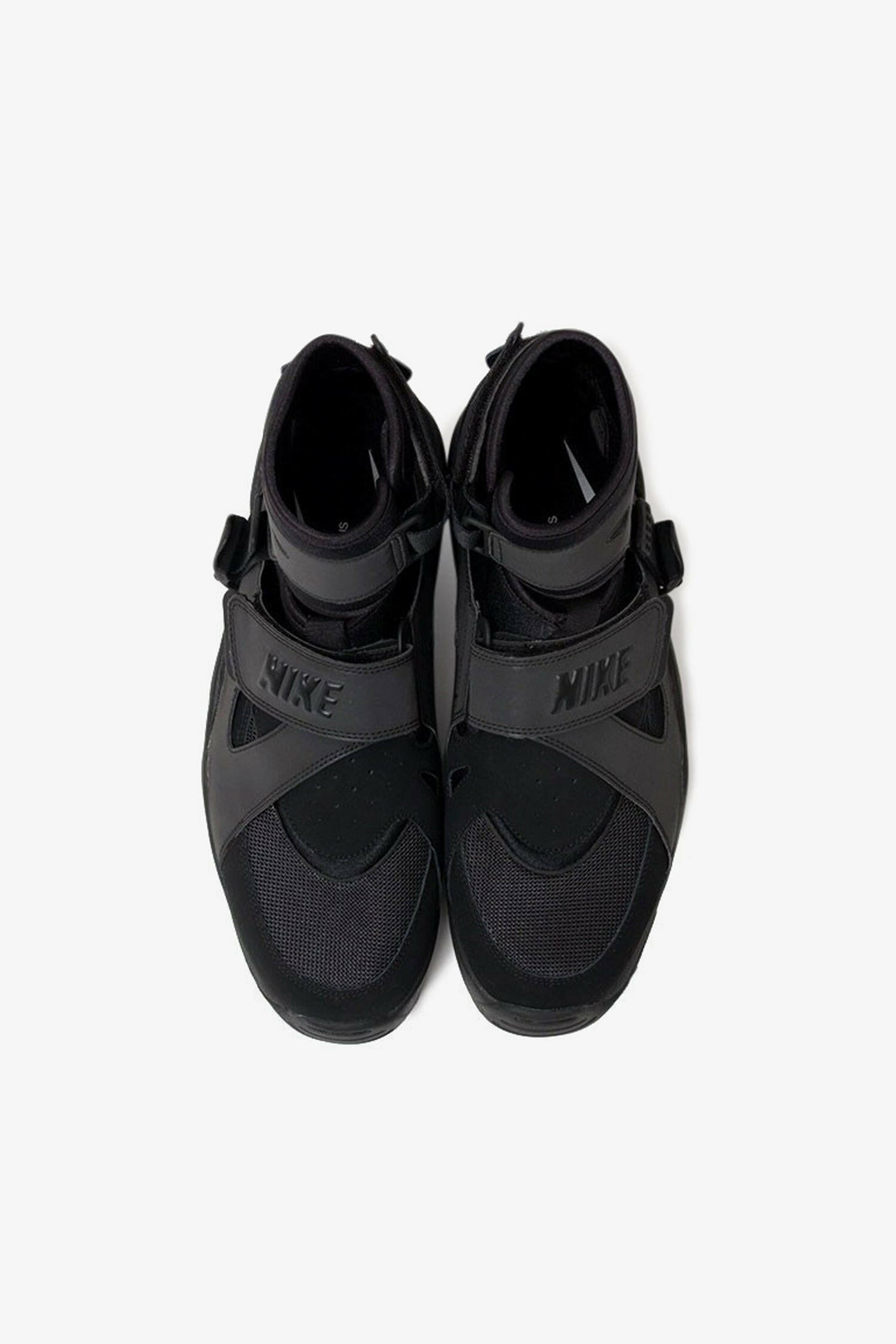 Selectshop FRAME - COMME DES GARÇONS HOMME PLUS Nike Air Carnivore Footwear Dubai