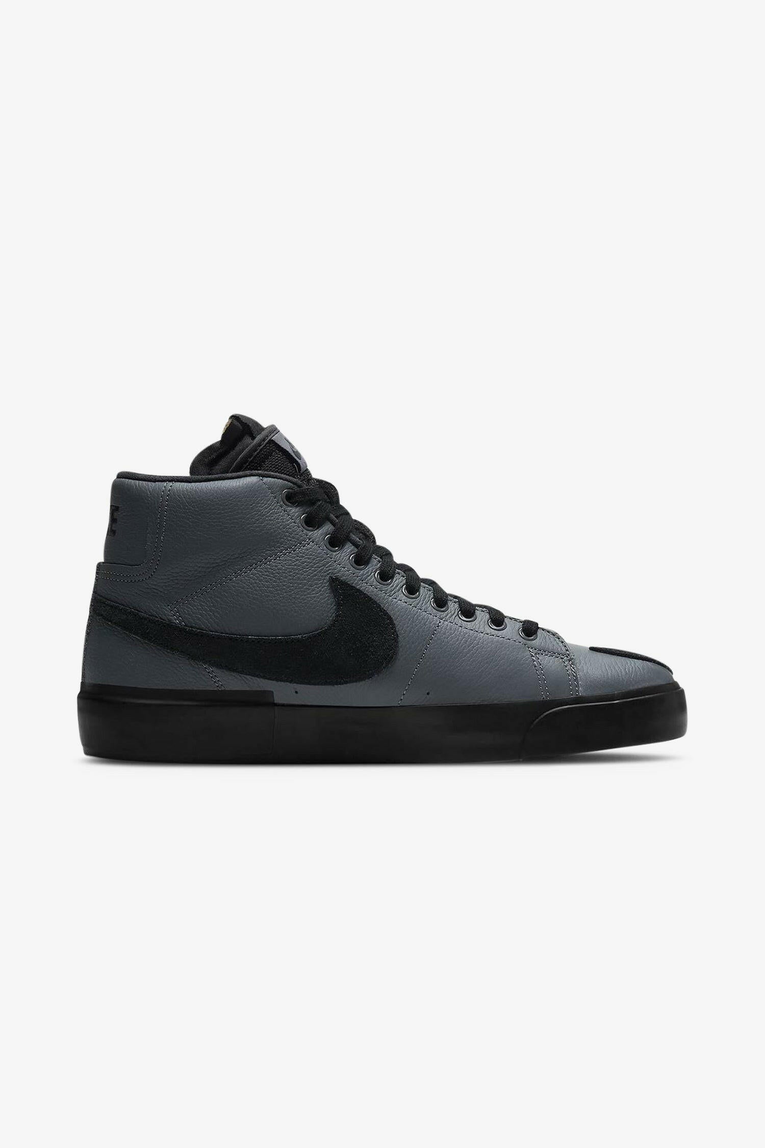 Selectshop FRAME - NIKE SB Zoom Blazer Mid Edge "Hack Pack" Footwear Dubai