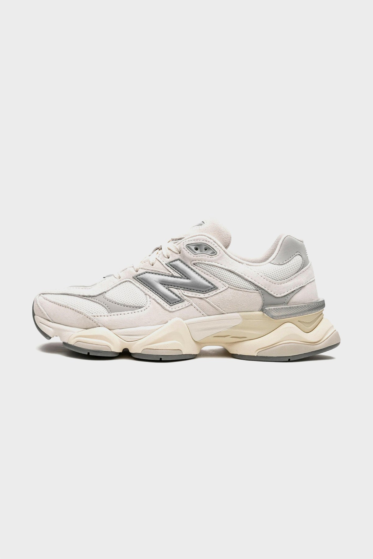 Selectshop FRAME - NEW BALANCE 9060 "바다 소금" 신발 컨셉 스토어 두바이