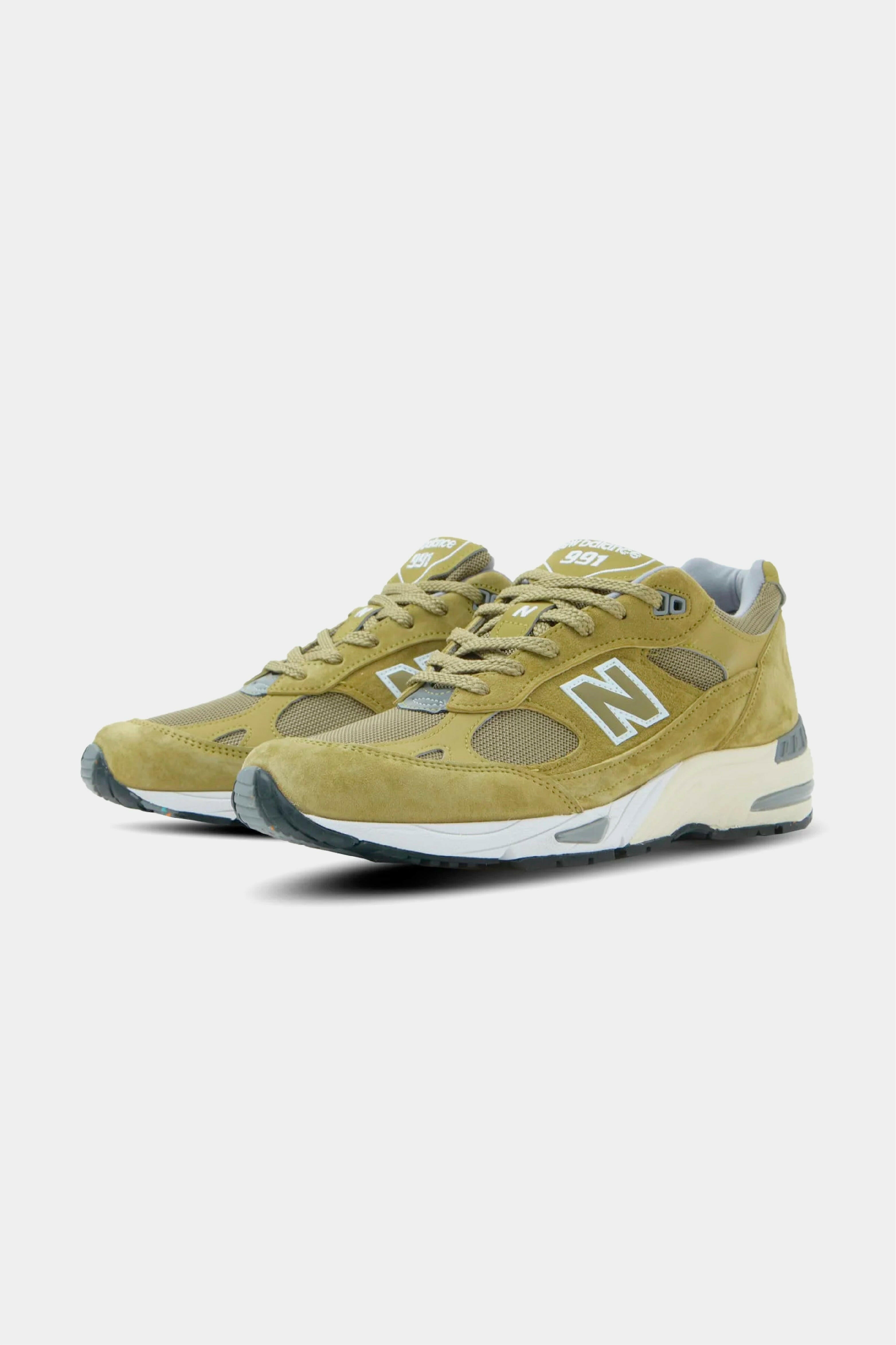 Selectshop FRAME - NEW BALANCE M991GGW "메이드 인 영국 그린 모스" 풋웨어 컨셉 스토어 두바이