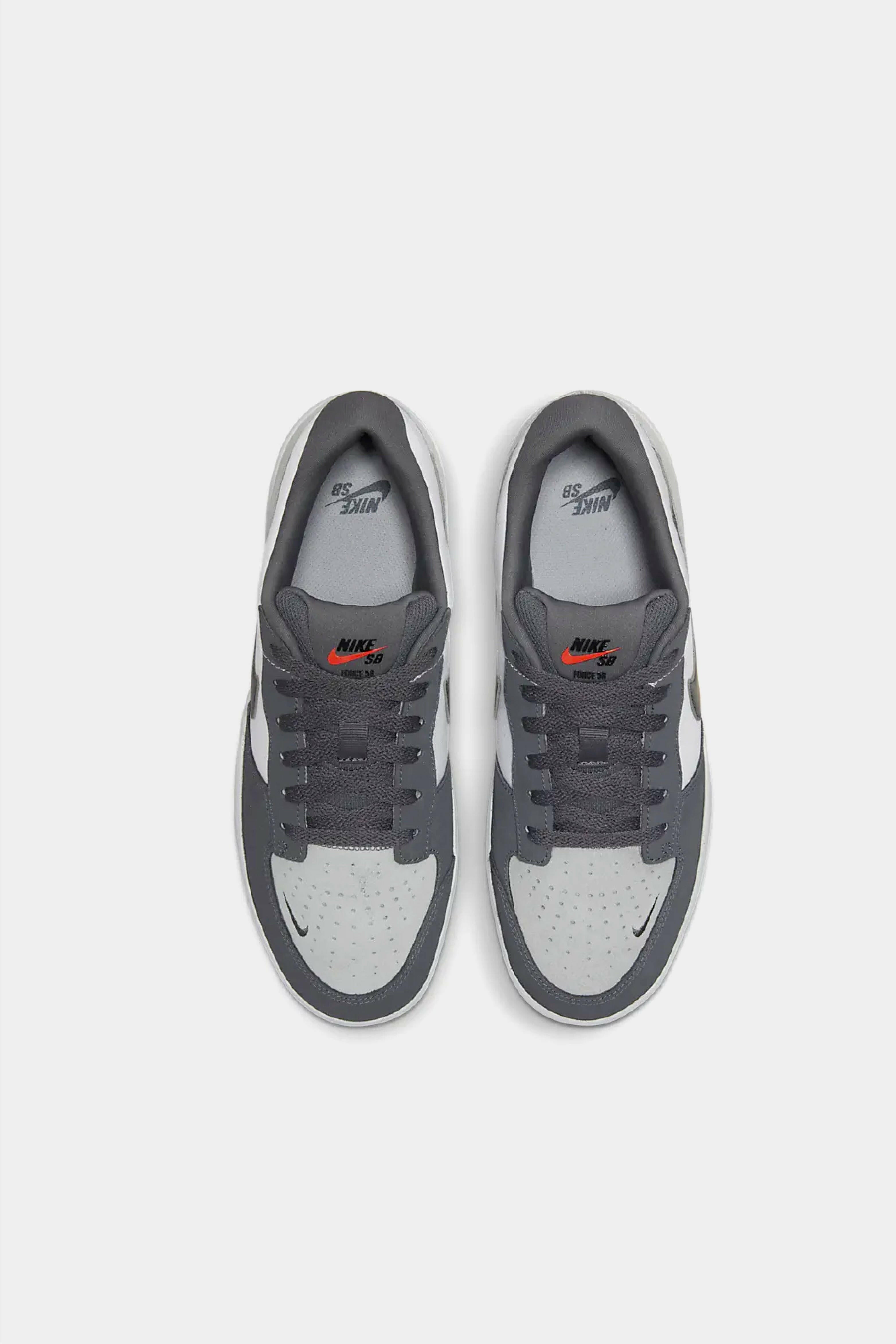 Selectshop FRAME - NIKE SB Force 58 Footwear Concept Store Dubai