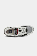 Selectshop FRAME - NEW BALANCE 920 Made In UK "White Grey Red" Footwear Concept Store Dubai