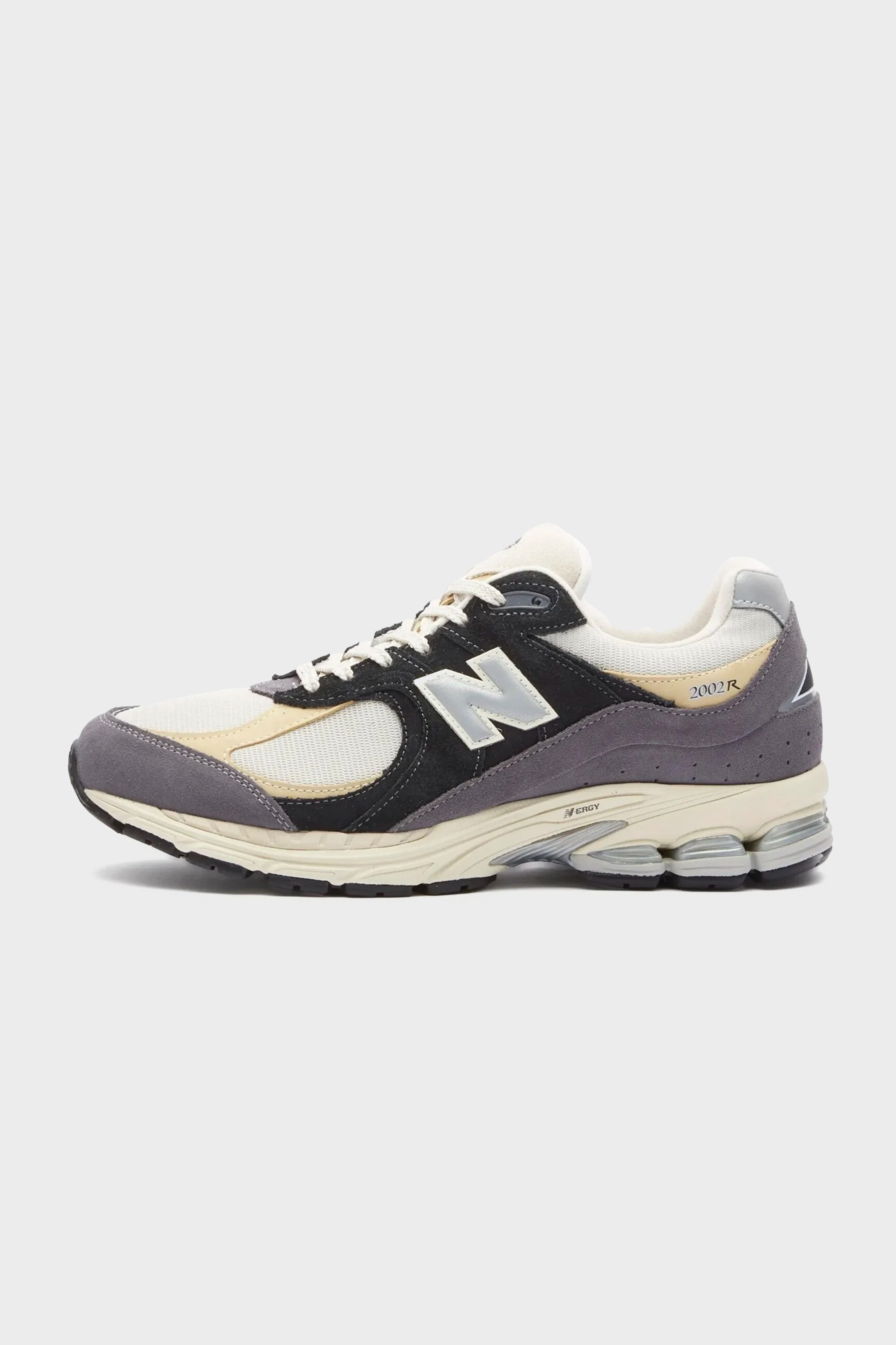 Selectshop FRAME - NEW BALANCE 2002R "Magnet Timberwolf" Footwear Concept Store Dubai