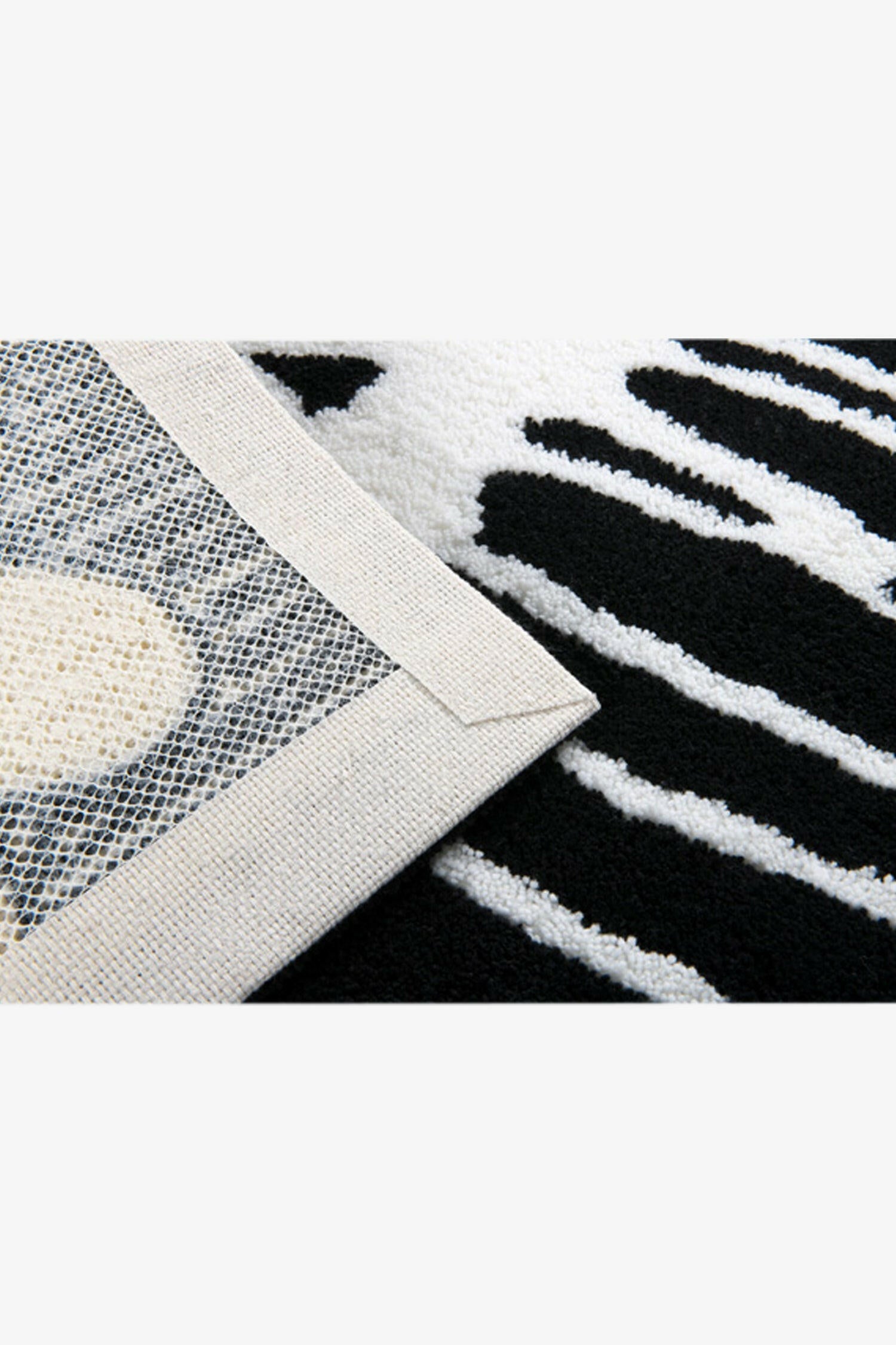 Selectshop FRAME - SYNC. Krink Rug Mat "Graphic" Lifestyle Dubai