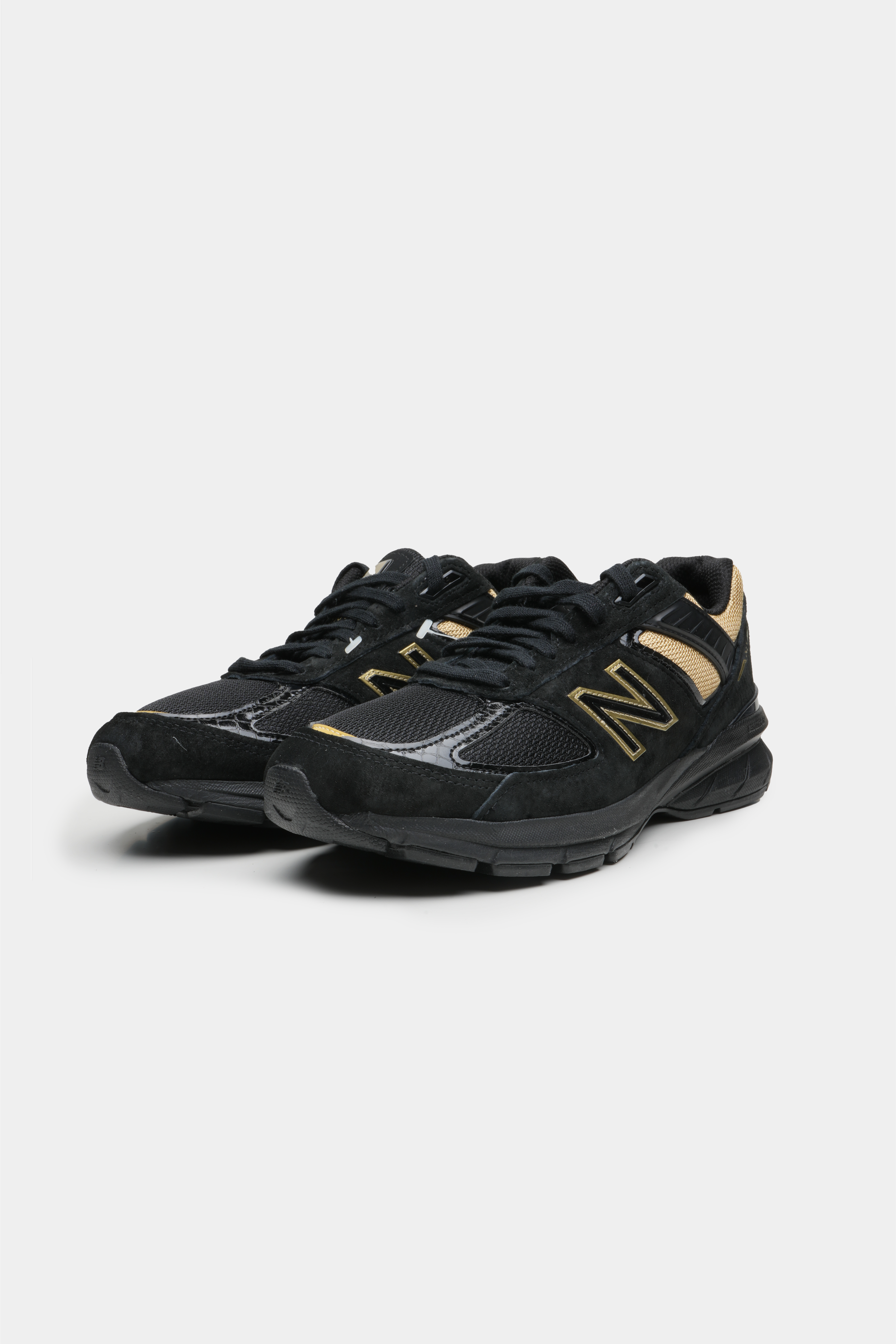 Selectshop FRAME - NEW BALANCE M990BH5 "Made in USA Black Gold" Footwear Concept Store Dubai