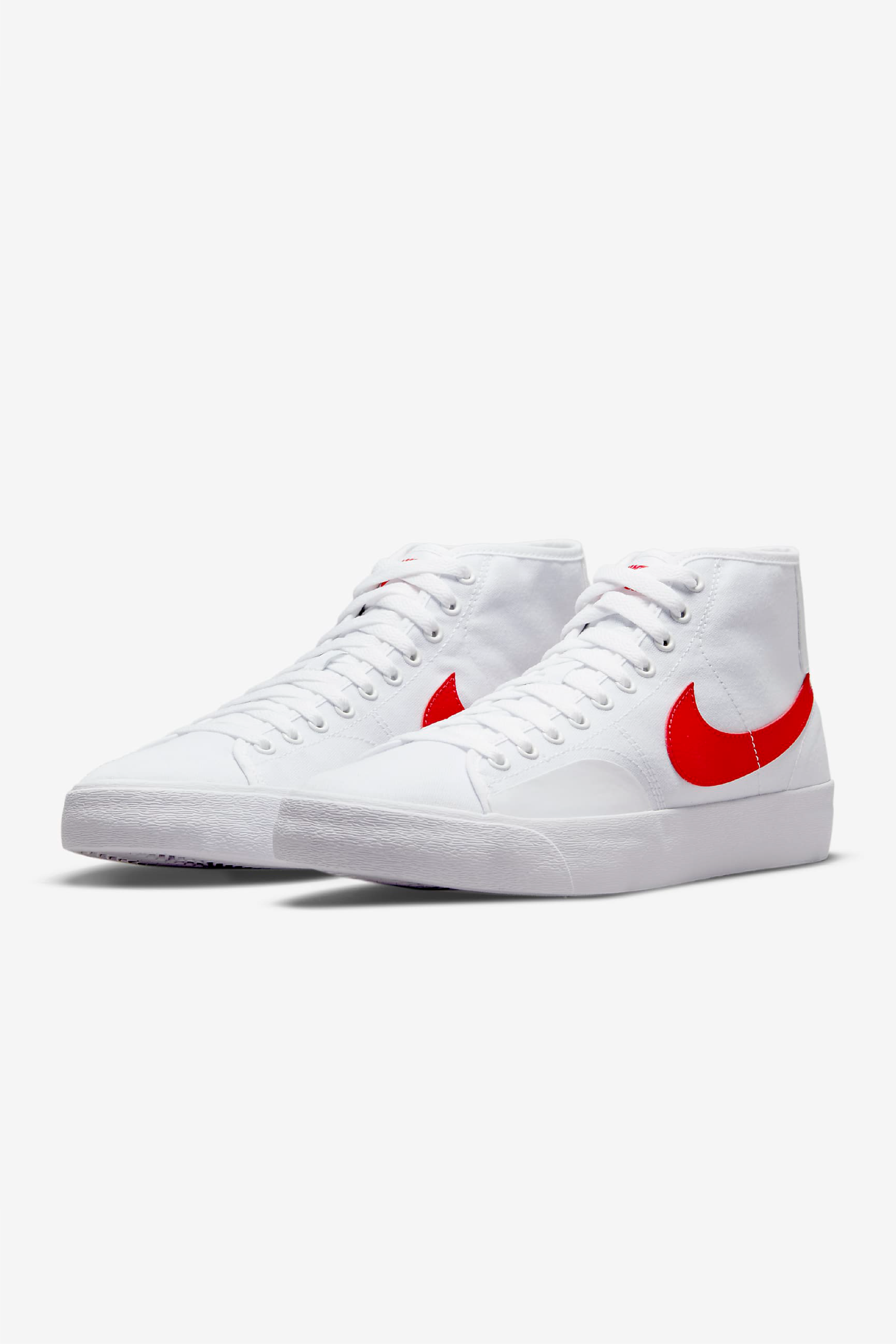 Selectshop FRAME - NIKE SB Nike SB BLZR Court Mid "White University" Footwear Dubai