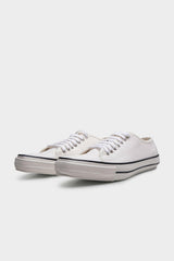 Selectshop FRAME - COMME DES GARÇONS COMME DES GARÇONS White Pointed Low-Top Sneakers Footwear Dubai