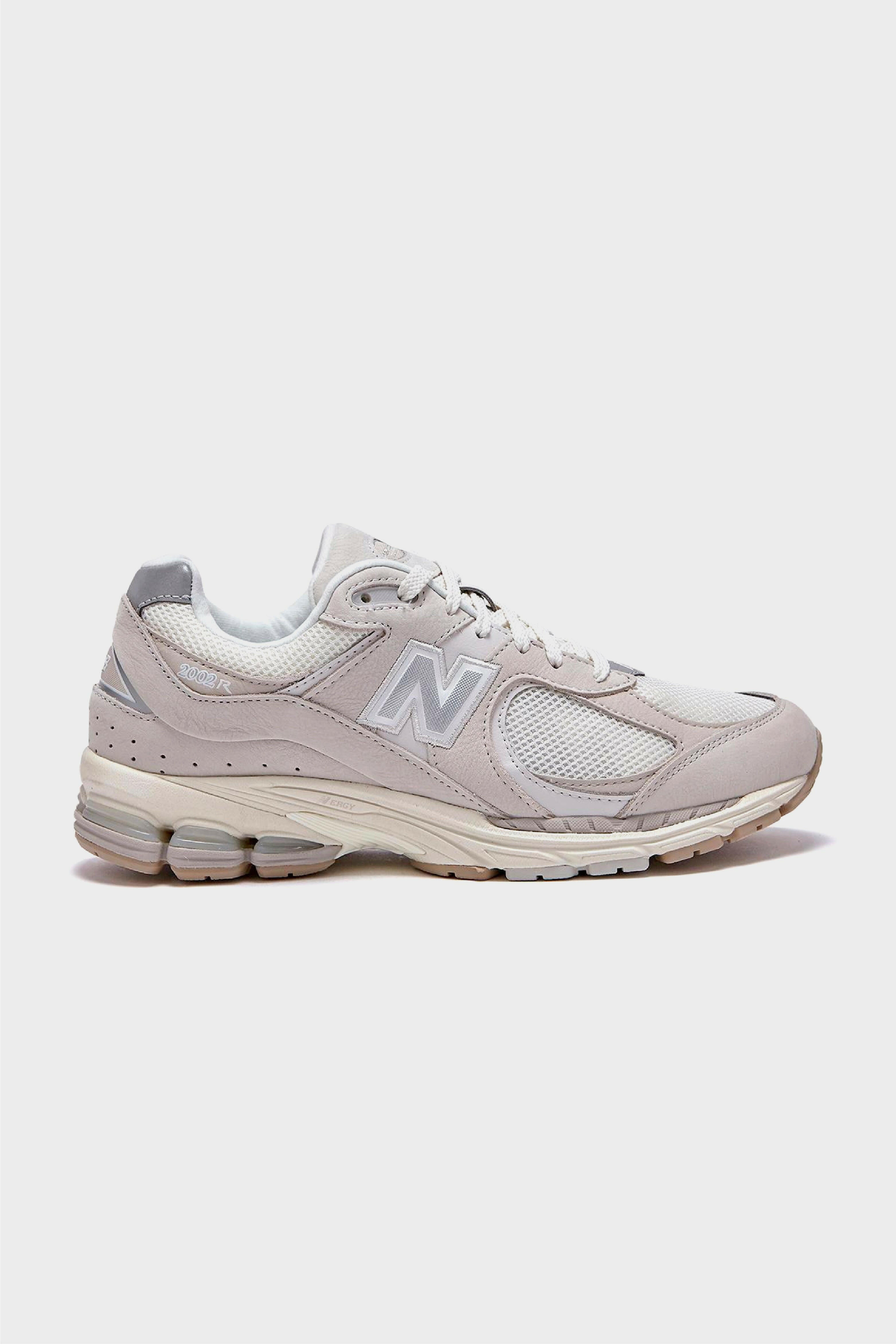 Selectshop FRAME - NEW BALANCE 2002R "Linen Fog" Footwear Concept Store Dubai