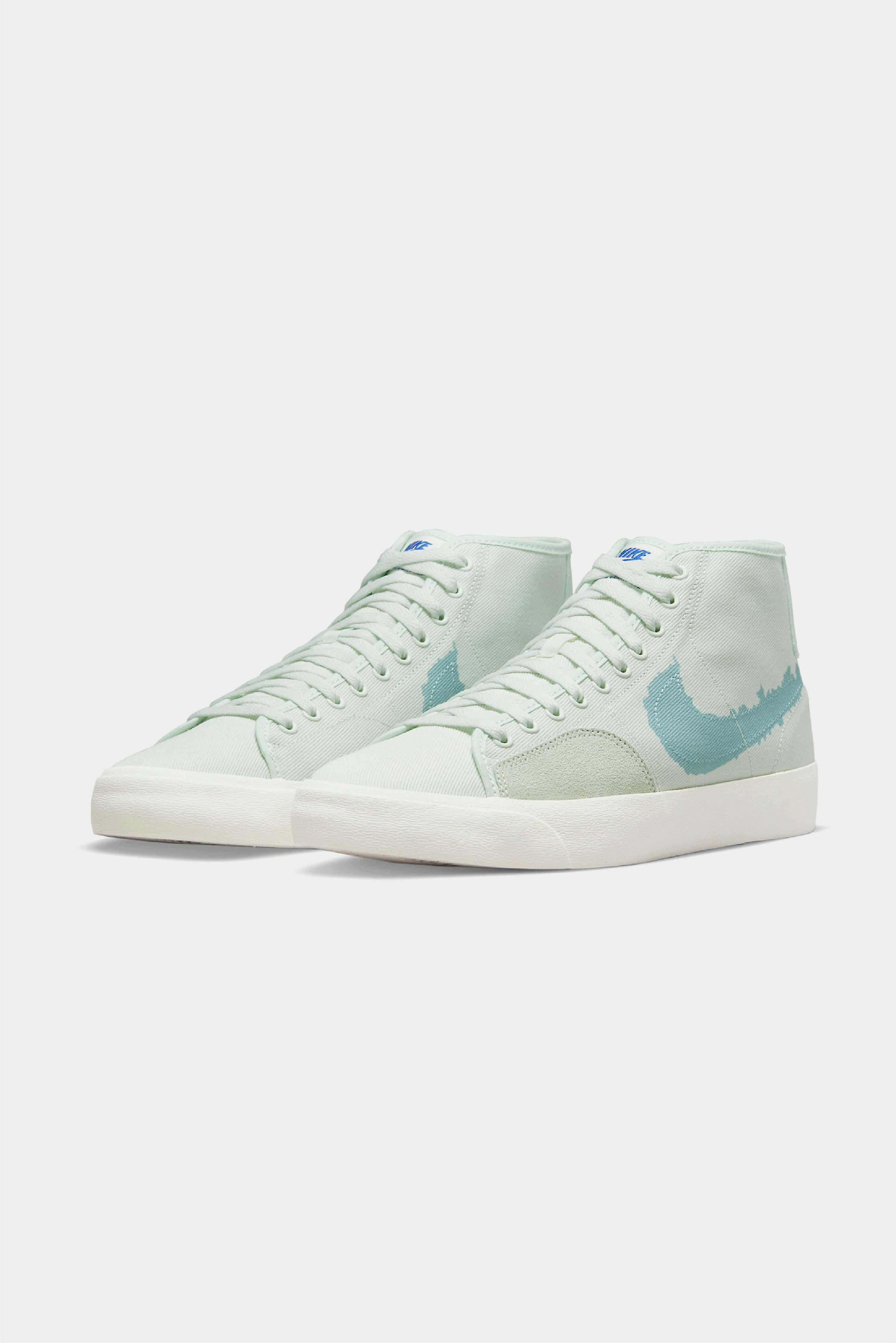 Selectshop FRAME - NIKE SB Nike SB Blazer Court Mid Premium "Barely Green" Footwear Dubai