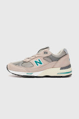 Selectshop FRAME - NEW BALANCE 991 Made in England "Green And Grey" Footwear Concept Store Dubai